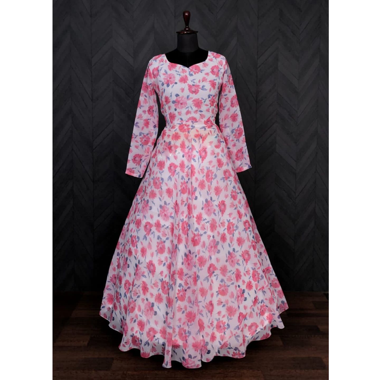 PREMIUM GOWN