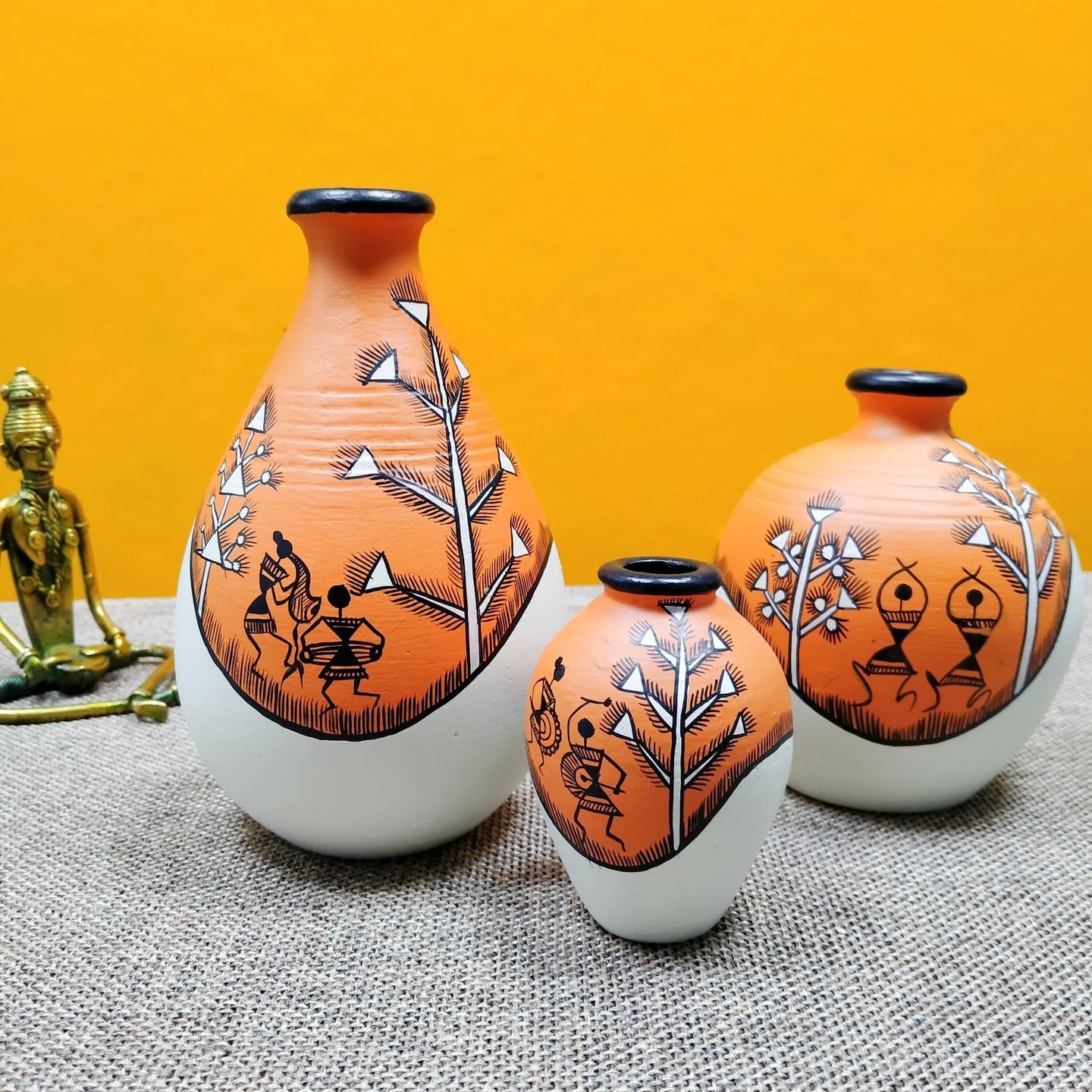 Set of 3 Exclusive Design Decorative Earthen Vases