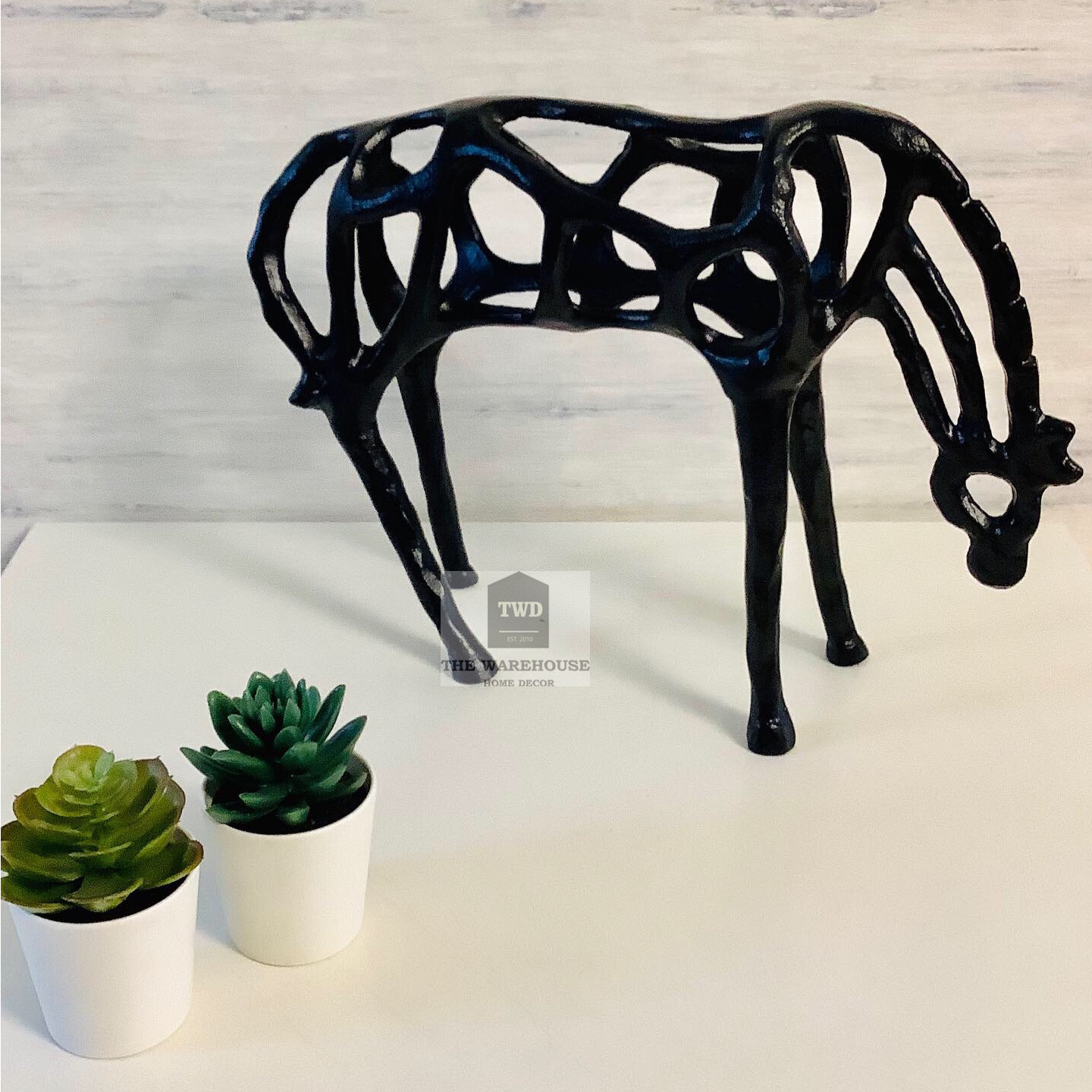 Giraffe Black