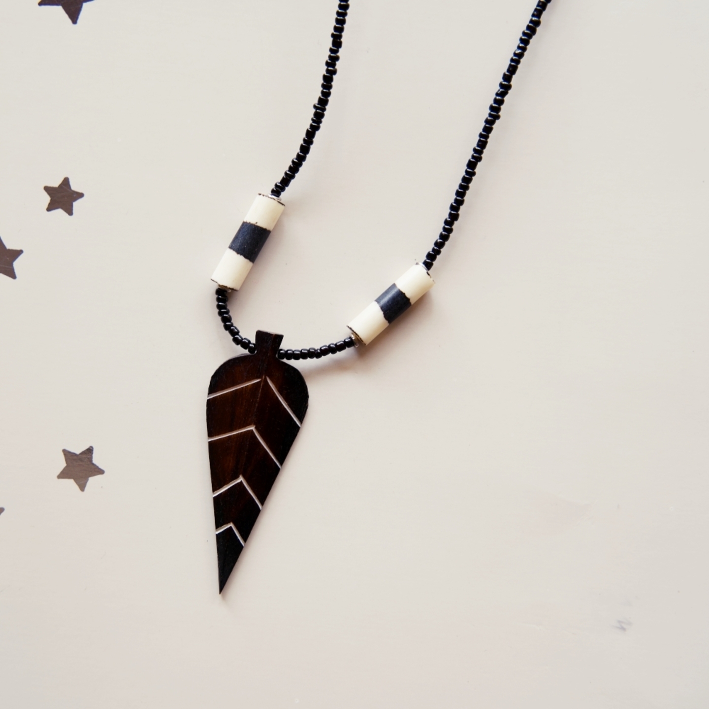 Leaf Pendant Cow Horn Necklace 