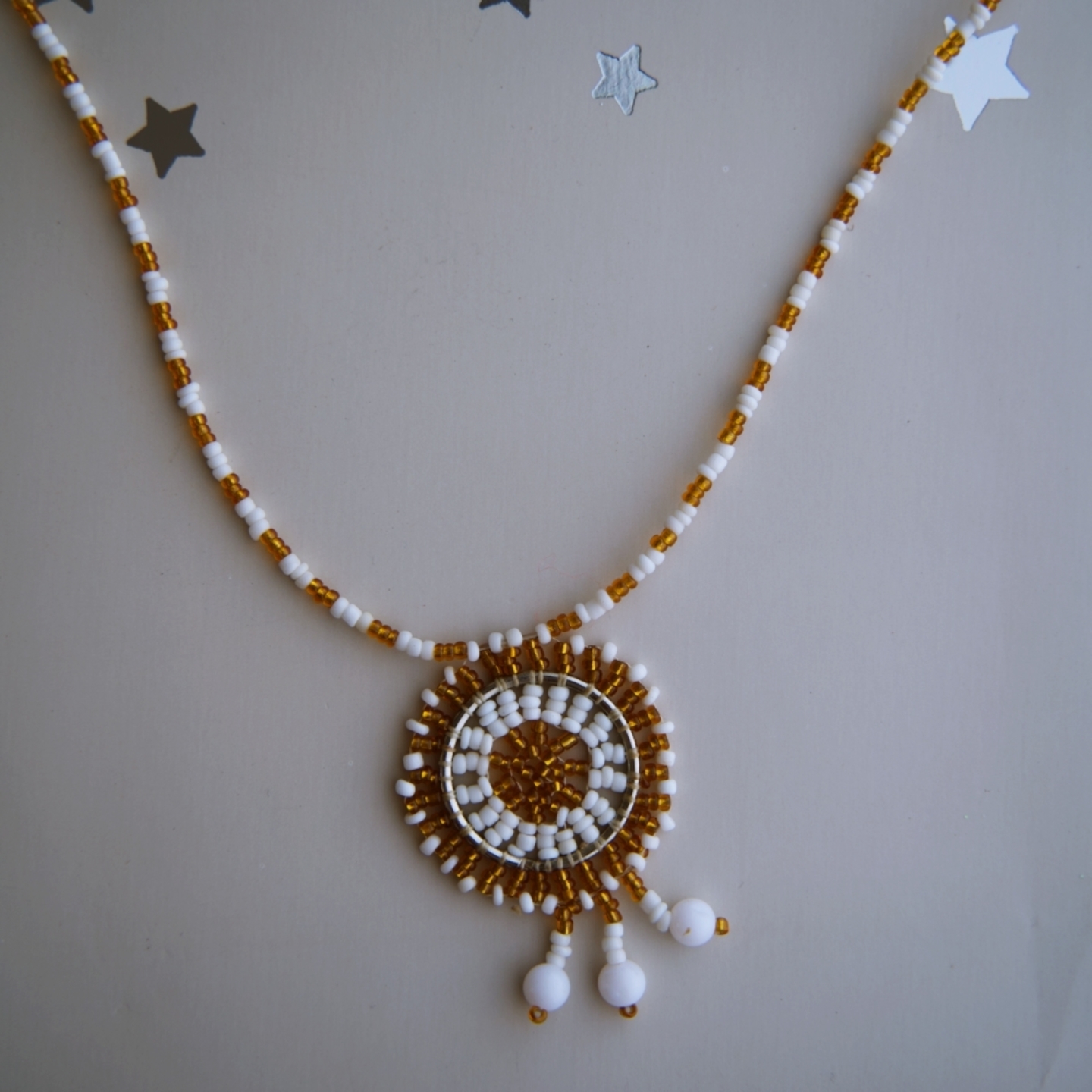 White and Golden Colour Neckalce