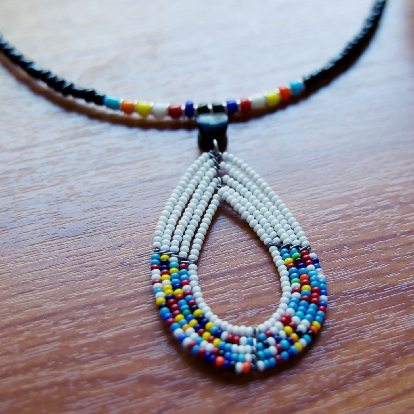 white Pendant Beaded Necklace