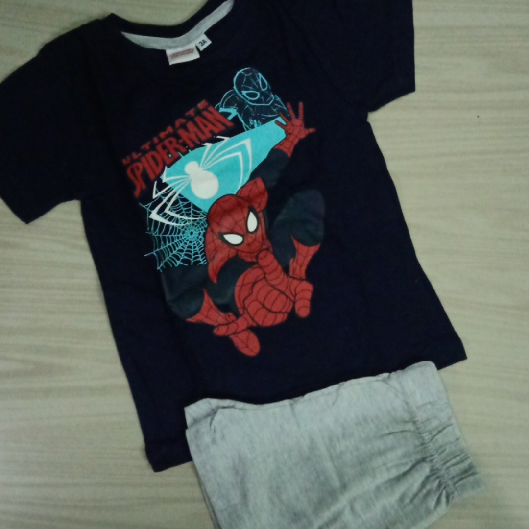 Marvel Kid set. 