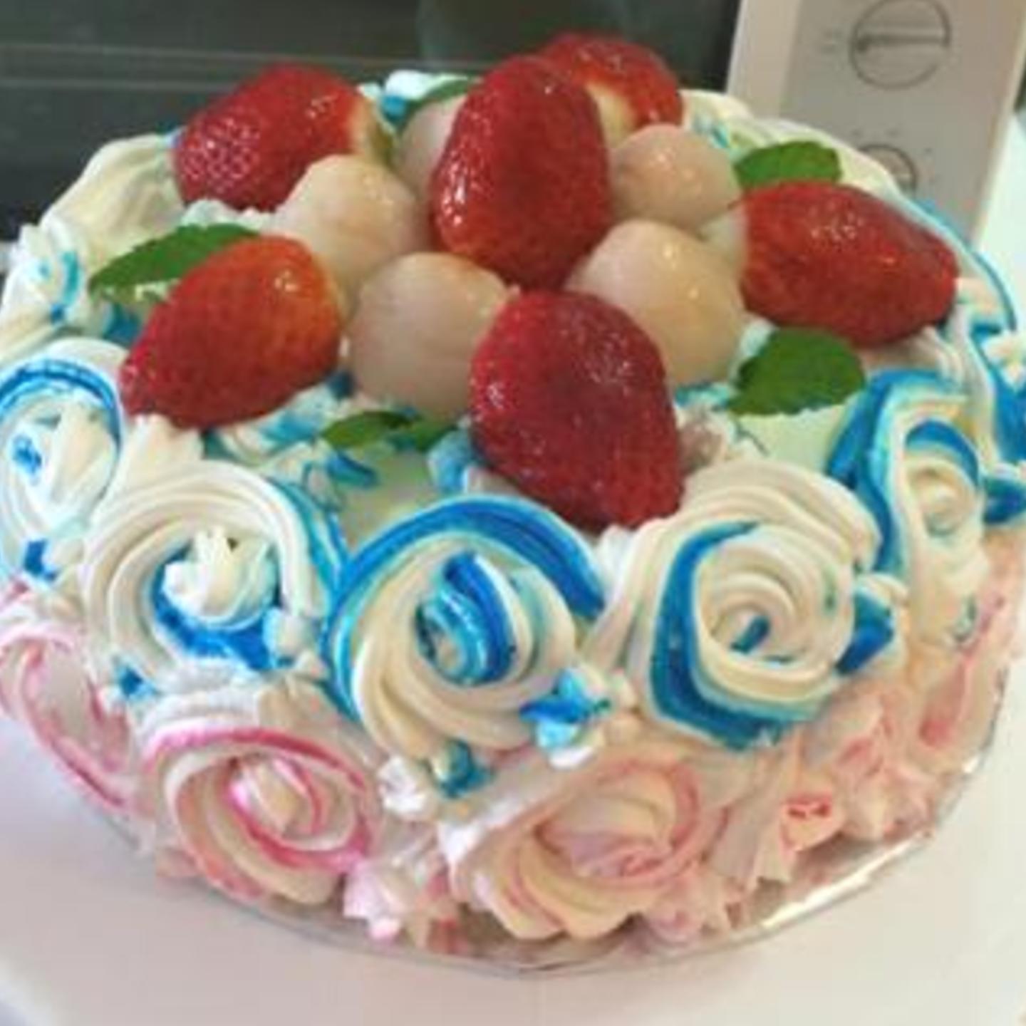 Colorful life- Strawberries and Lychee Cake
