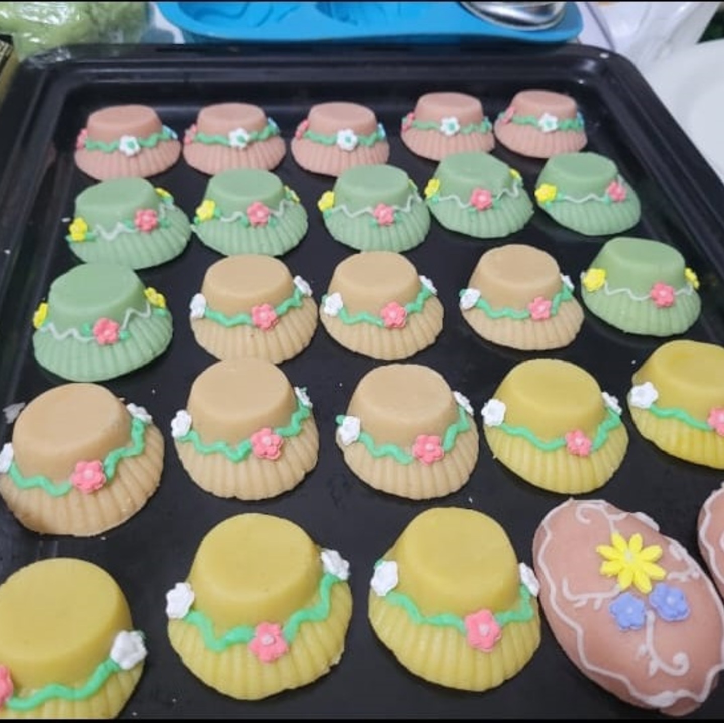  Marzipan - Bonnet Per Piece