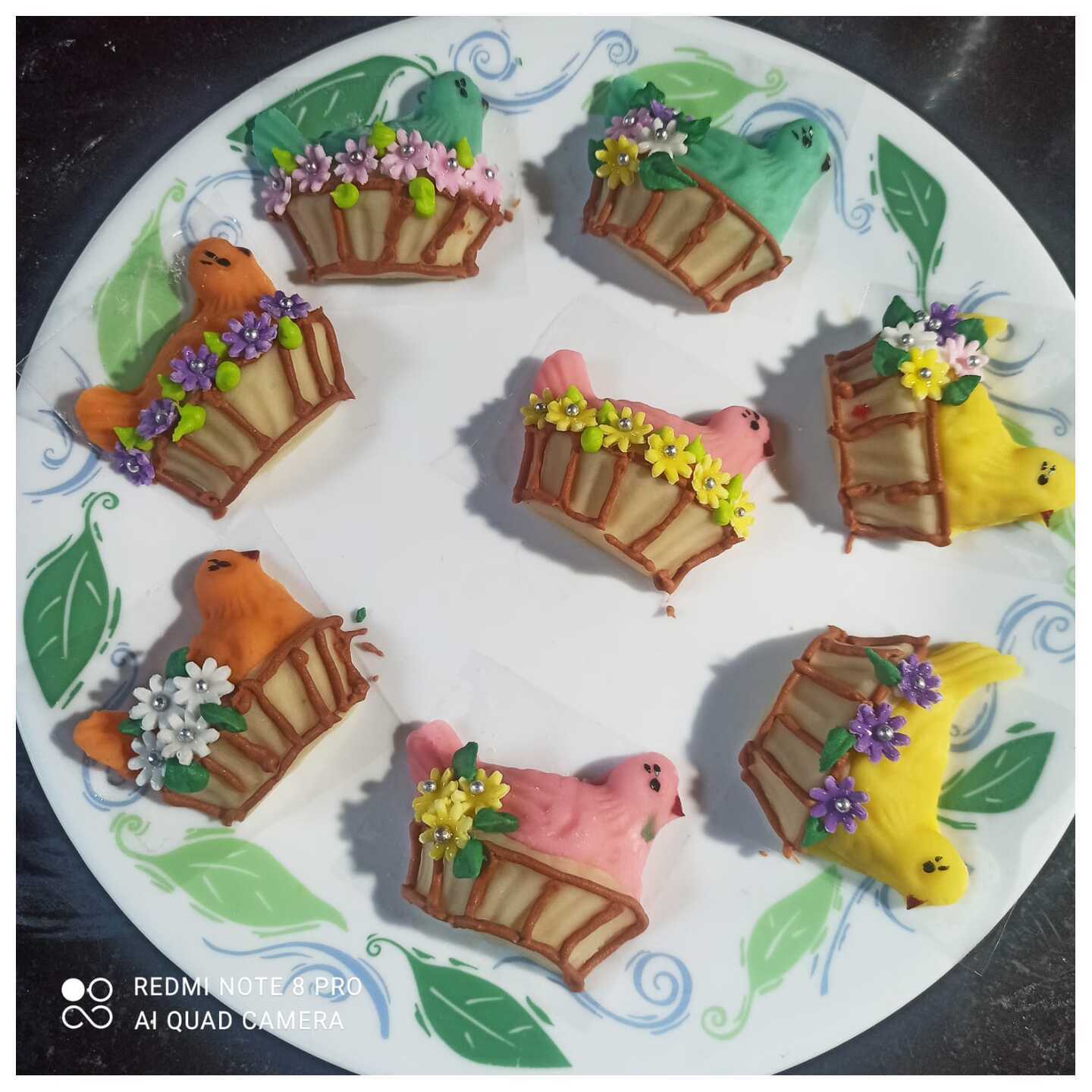 Marzipan - Chicken in basket  Per Piece
