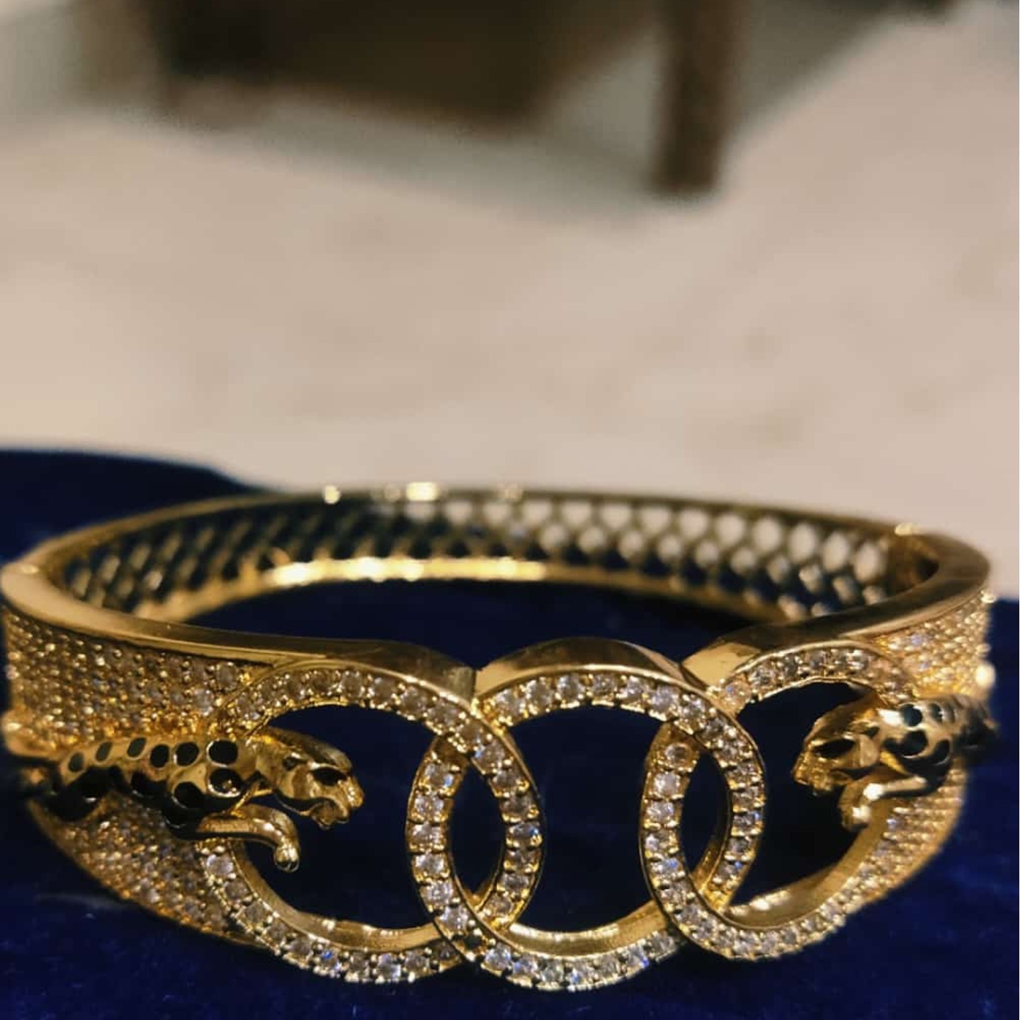 Timeless Elegance: Unisex Bracelet for women