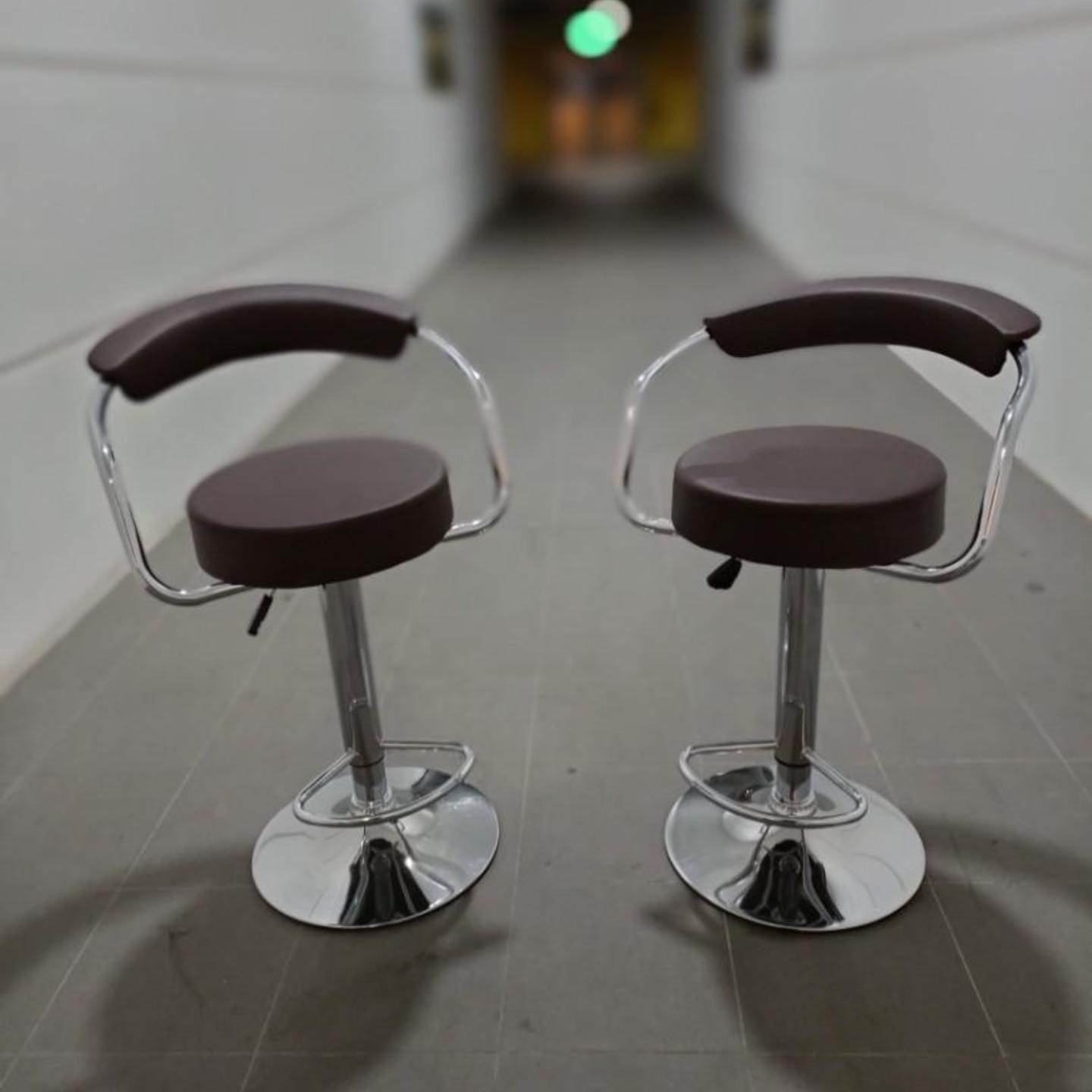 2 x STRADE Bar Stools in BROWN