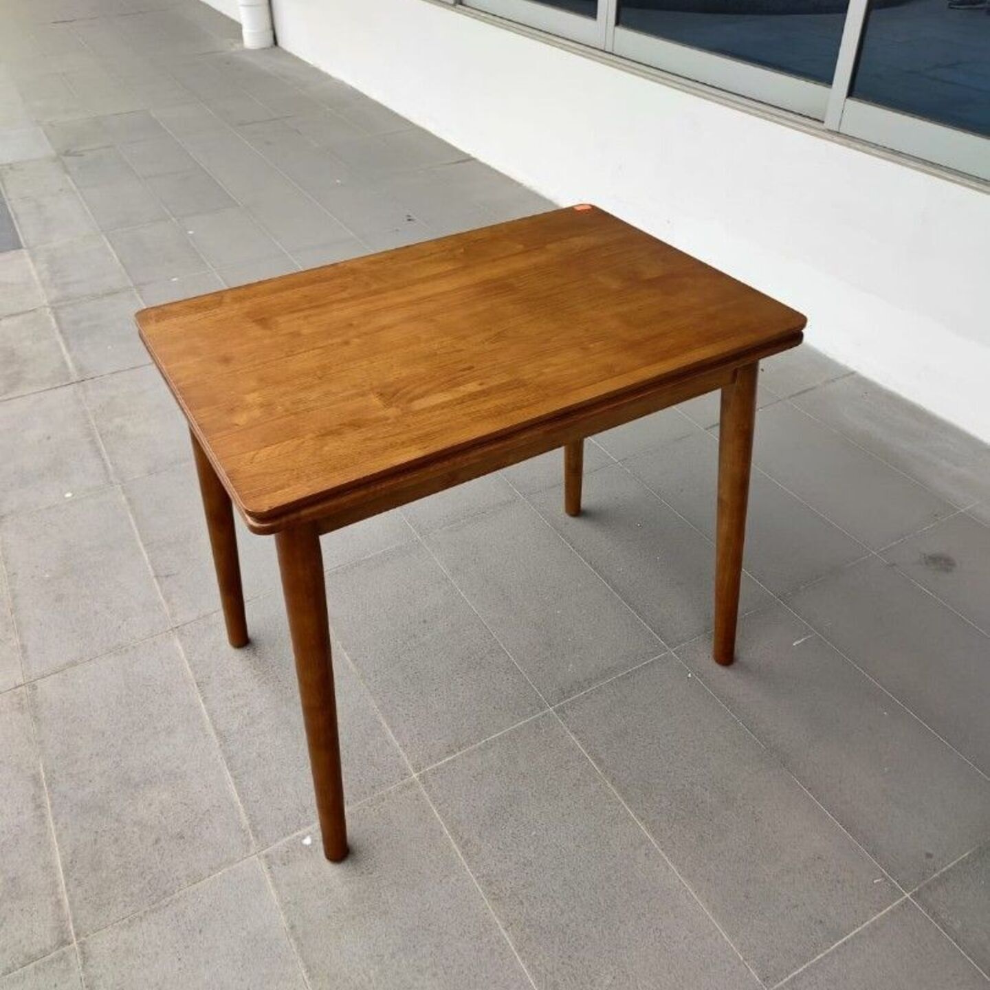 SHANKER Extendable Dining Table