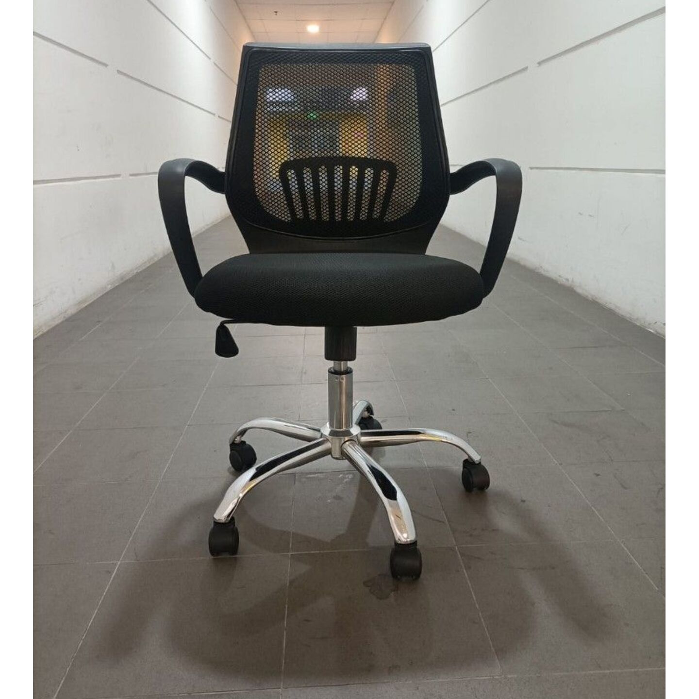 ARA Office Chair in BLACK MESH
