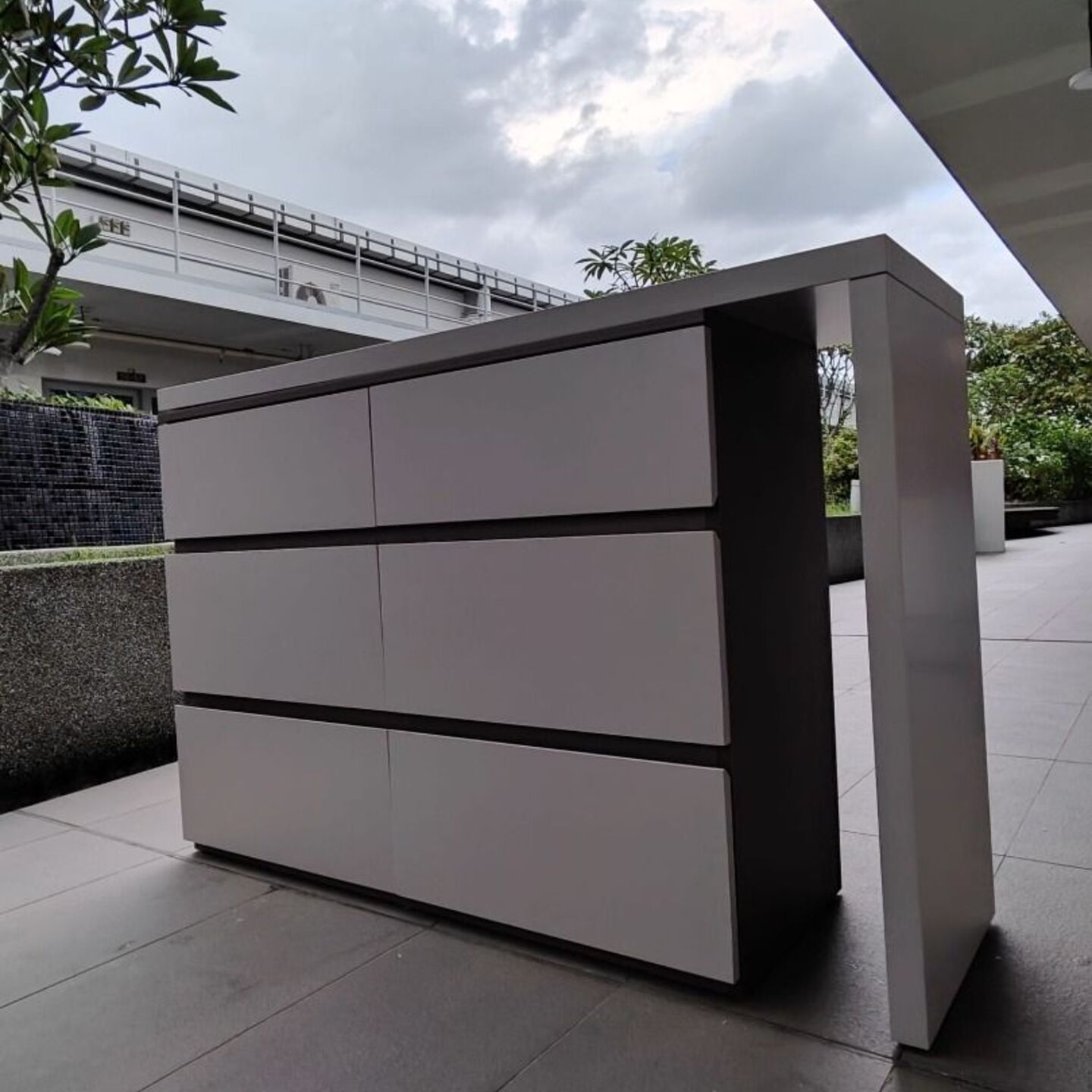 BLUFFS Extendable Study Table