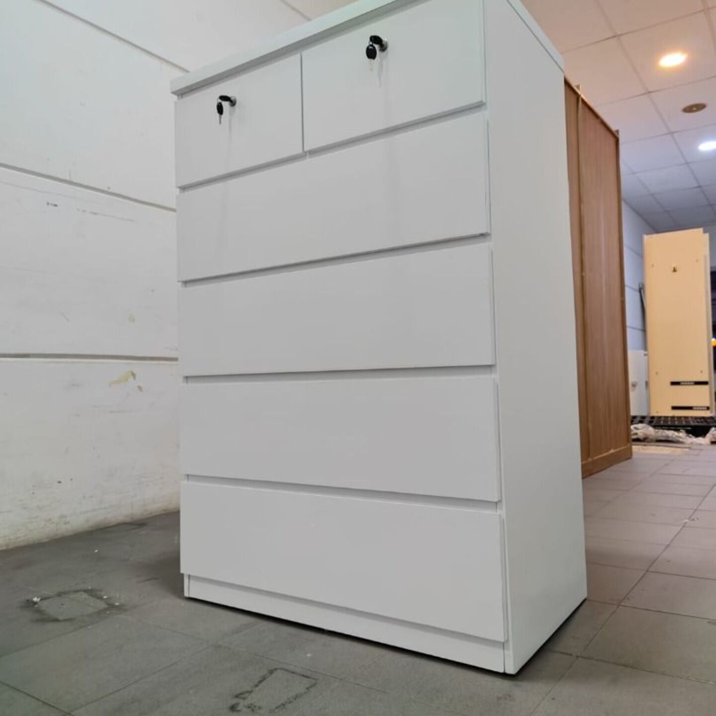 SOURIN 5 Tier Chest of Drawers With Lock