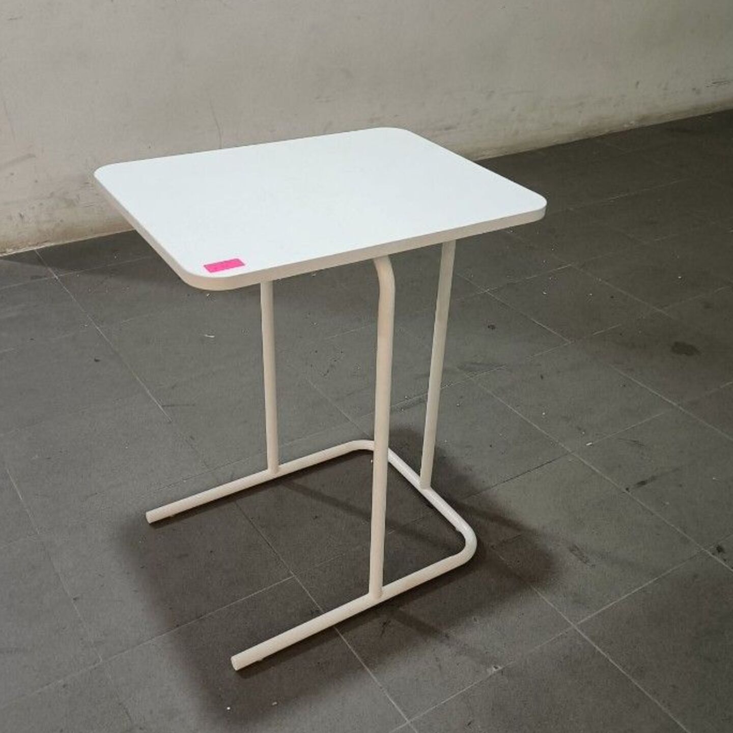 ROX Side Table in WHITE