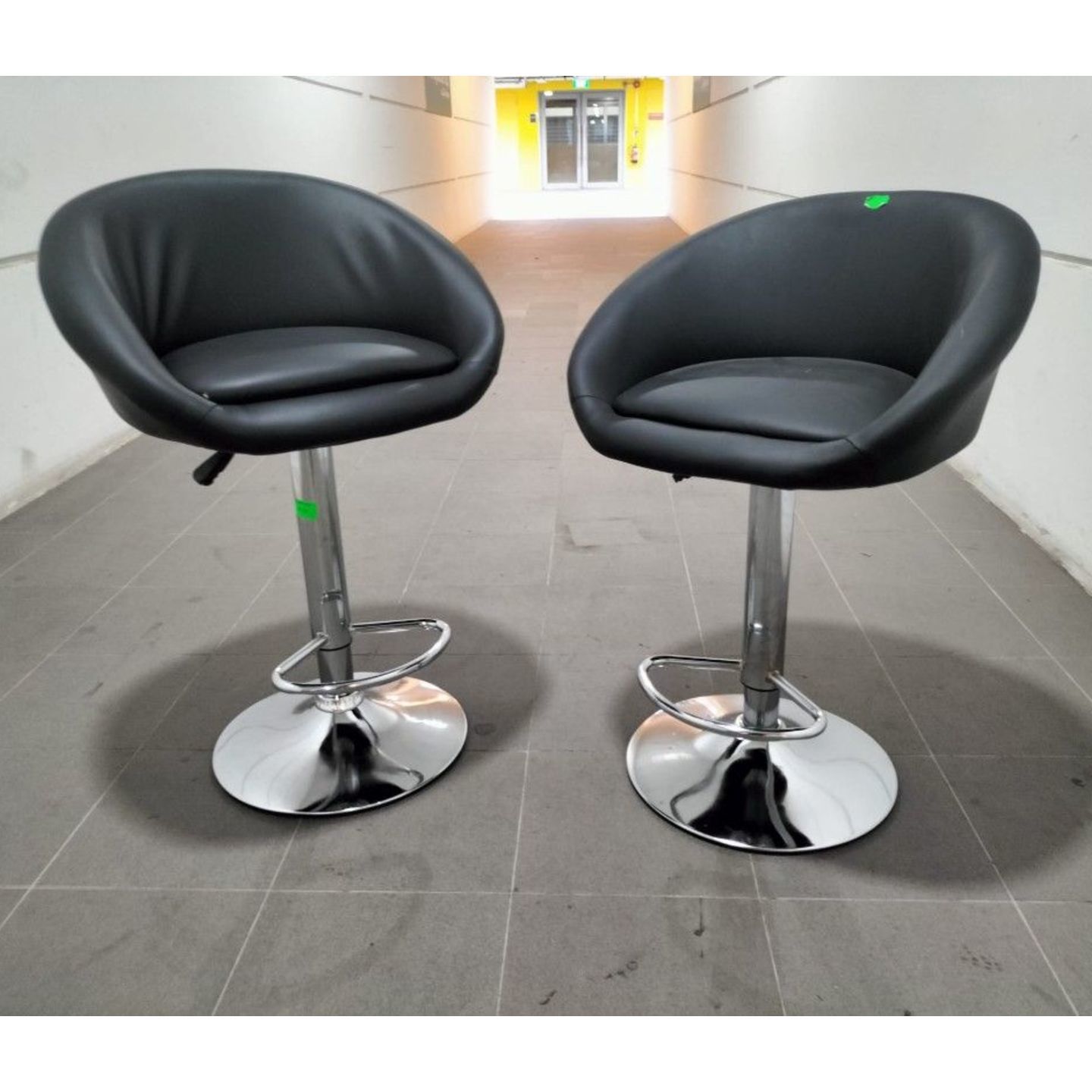 2pc IONIC Bar Stools in BLACK