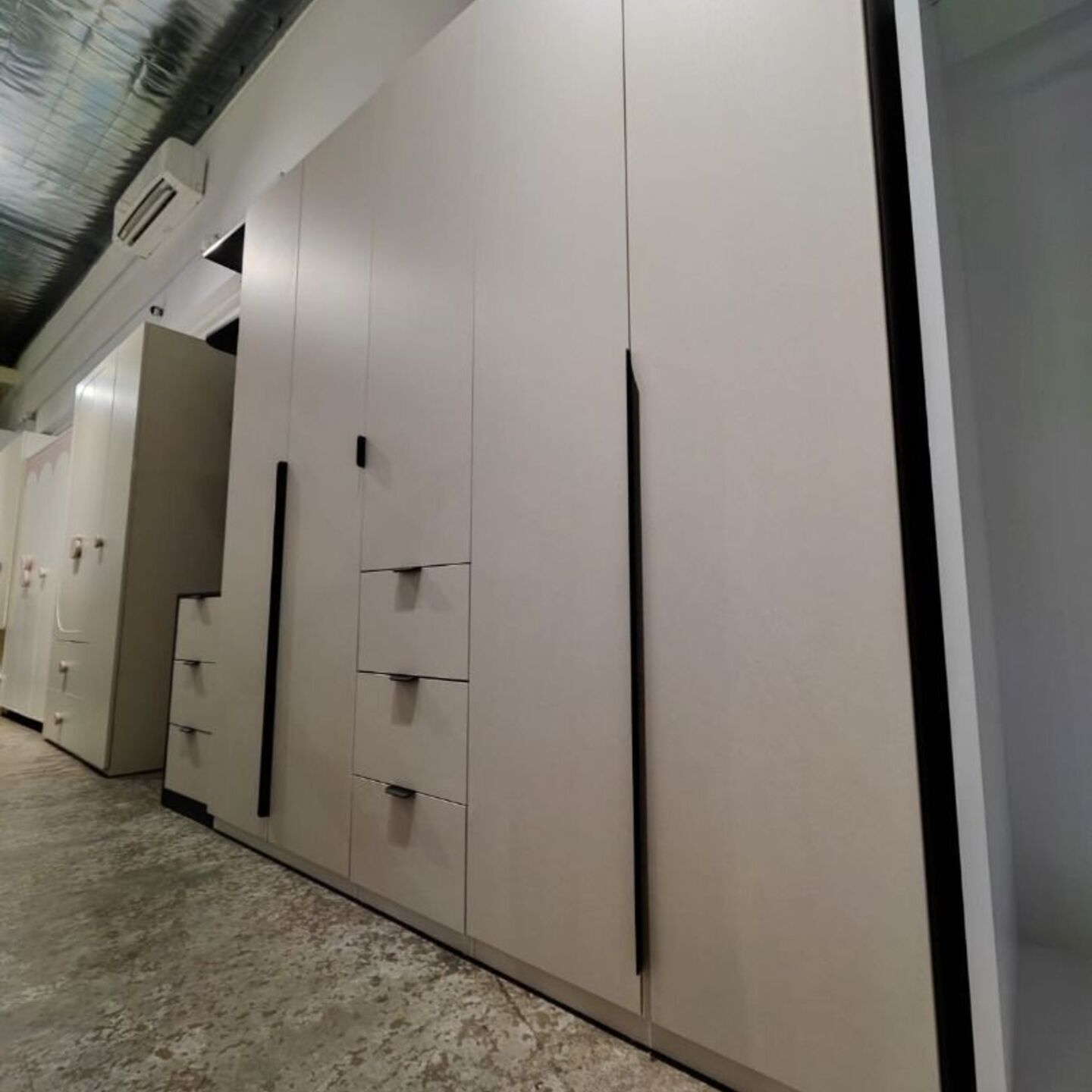VIGNERON 2.35M Wardrobe with Drawers and Shelf Set (Light Grey)