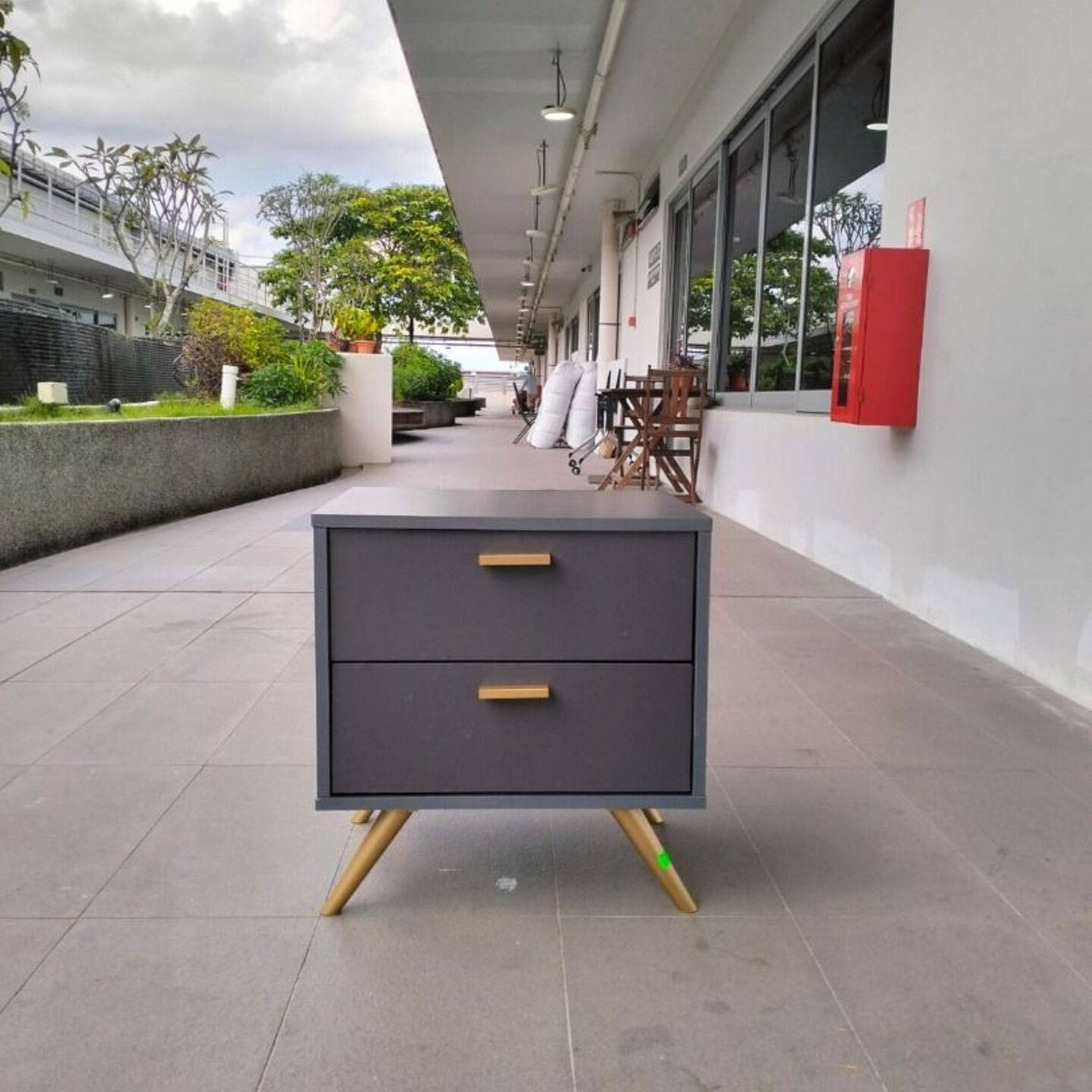 MOYNIHAN Bedside Table