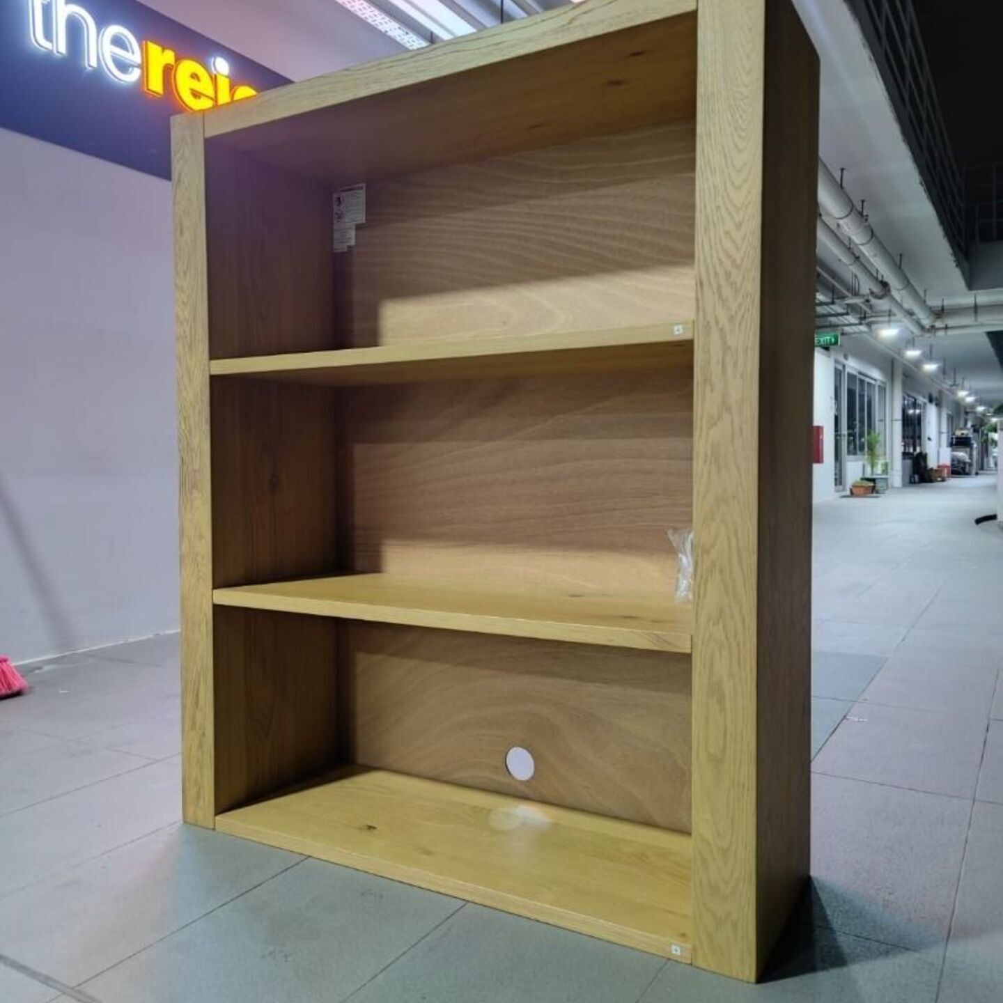 BARCOLA Small Hutch
