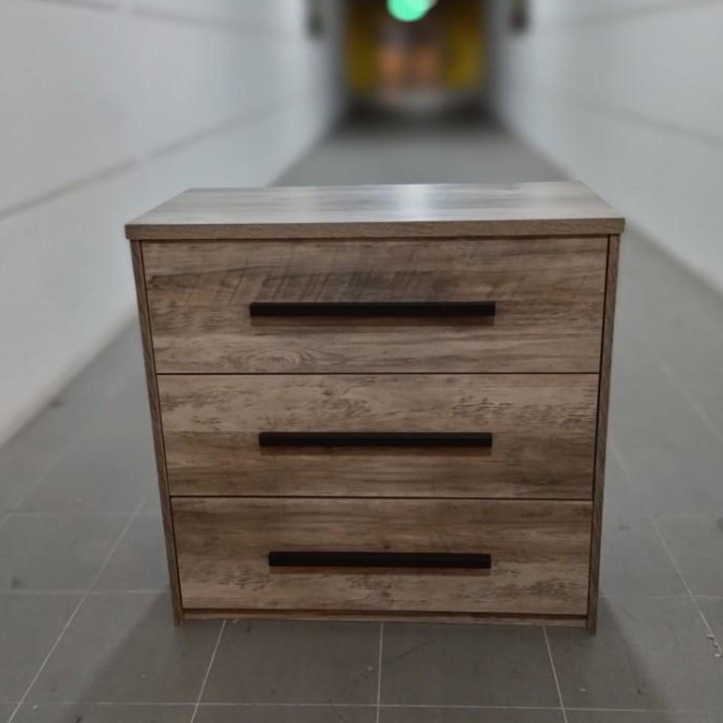 SMITHE Chest of Drawers
