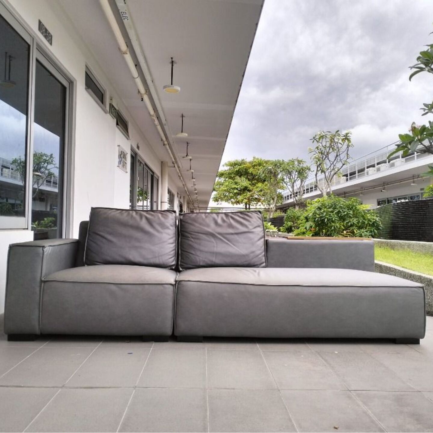 SEIDEL 4 Seater Sofa in LEATHAIRE