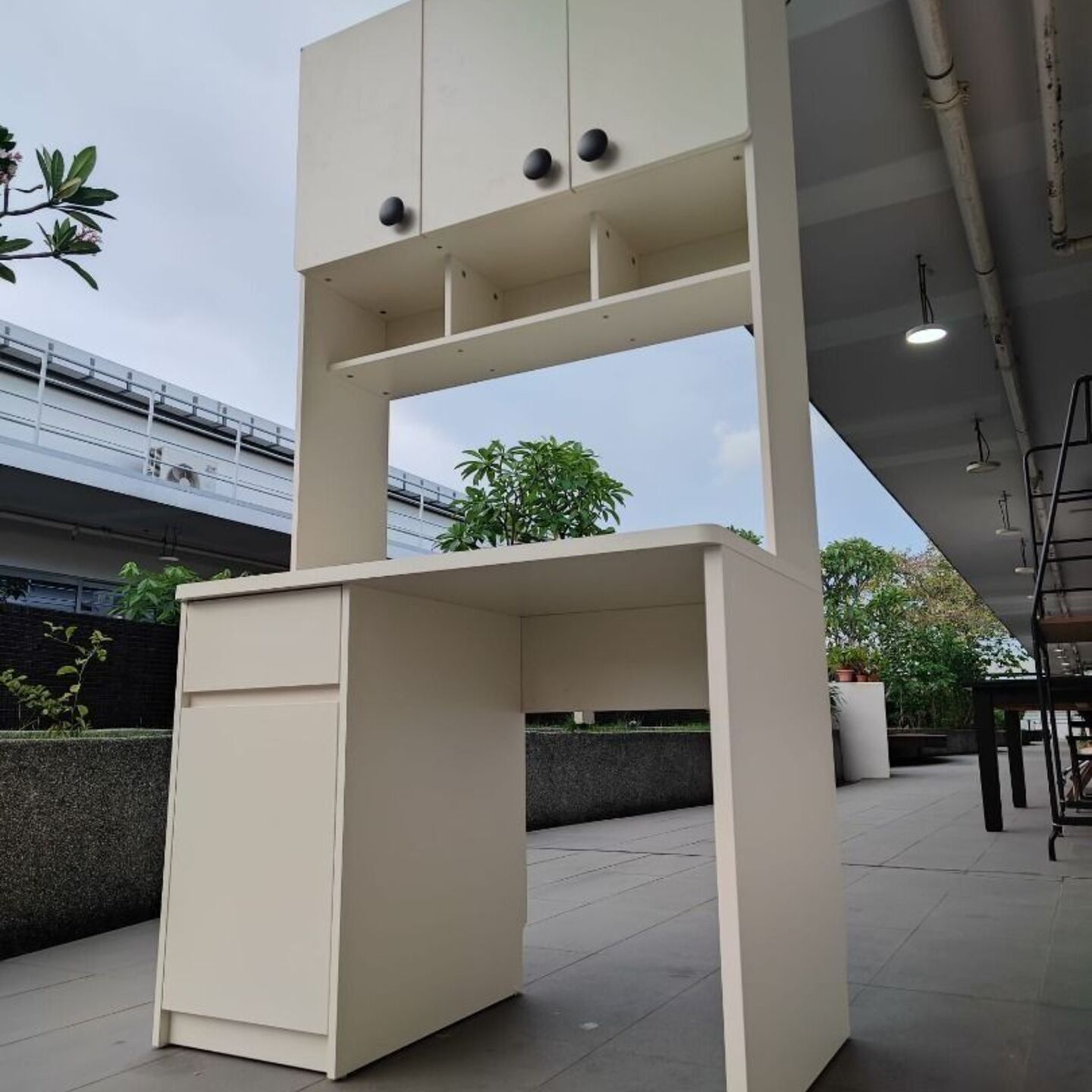 SALDIVAR Study Desk