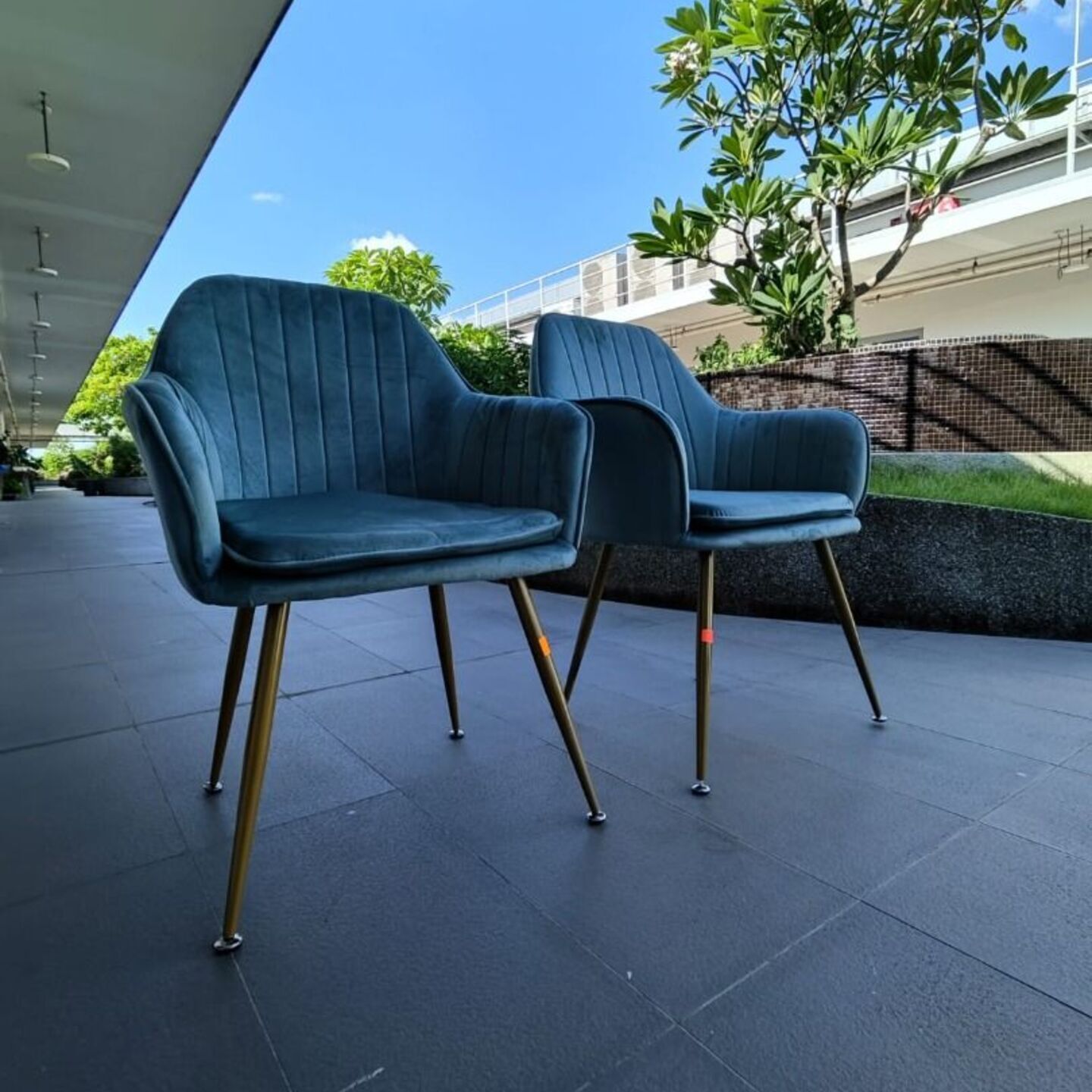 KRUEK Armchair in VELVET GREEN (set of 2)