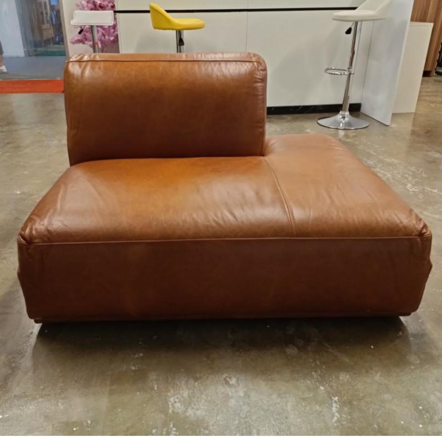 HYEKYO Right Chaise in CAMEL BROWN LEATHER