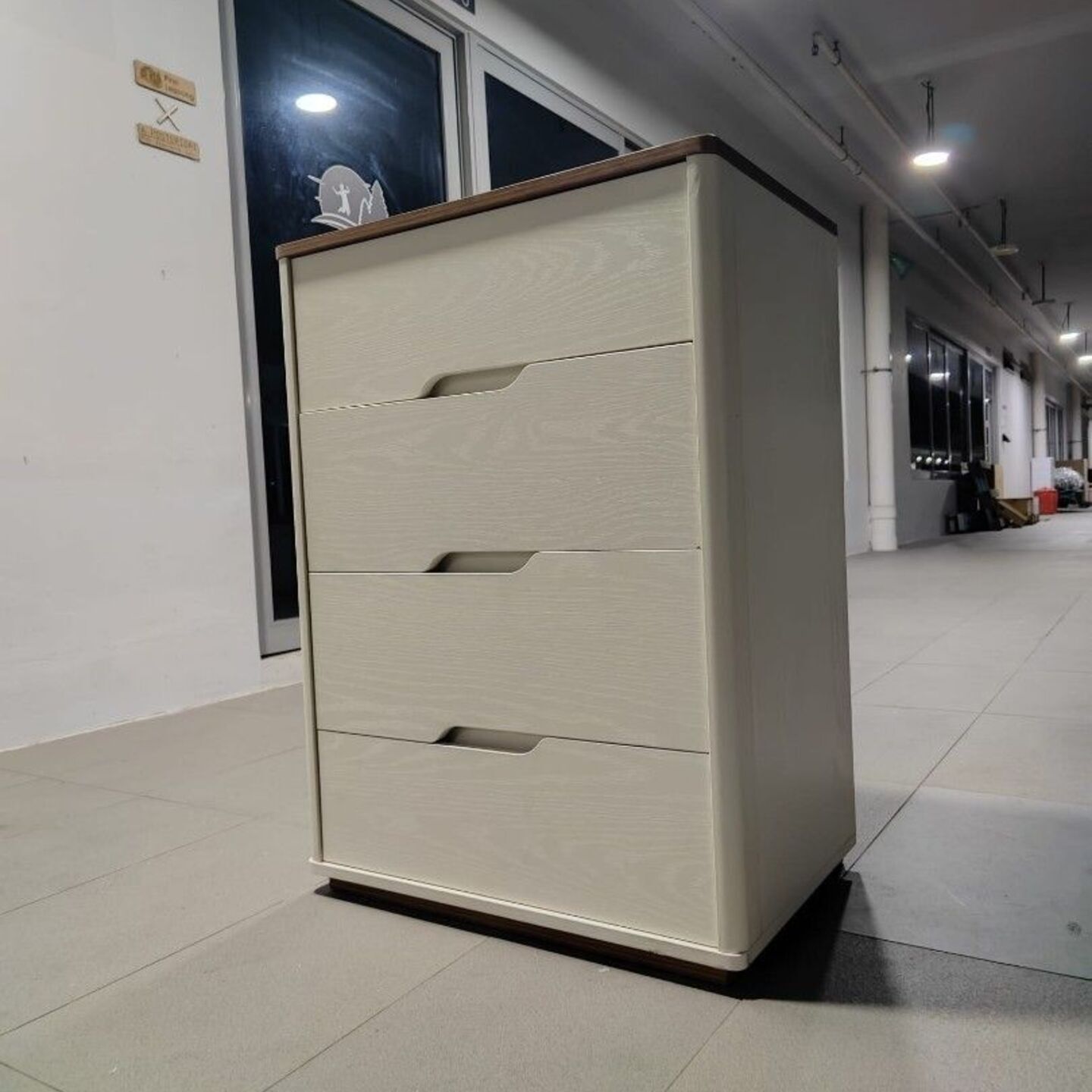 TRIESTE Chest of Drawers