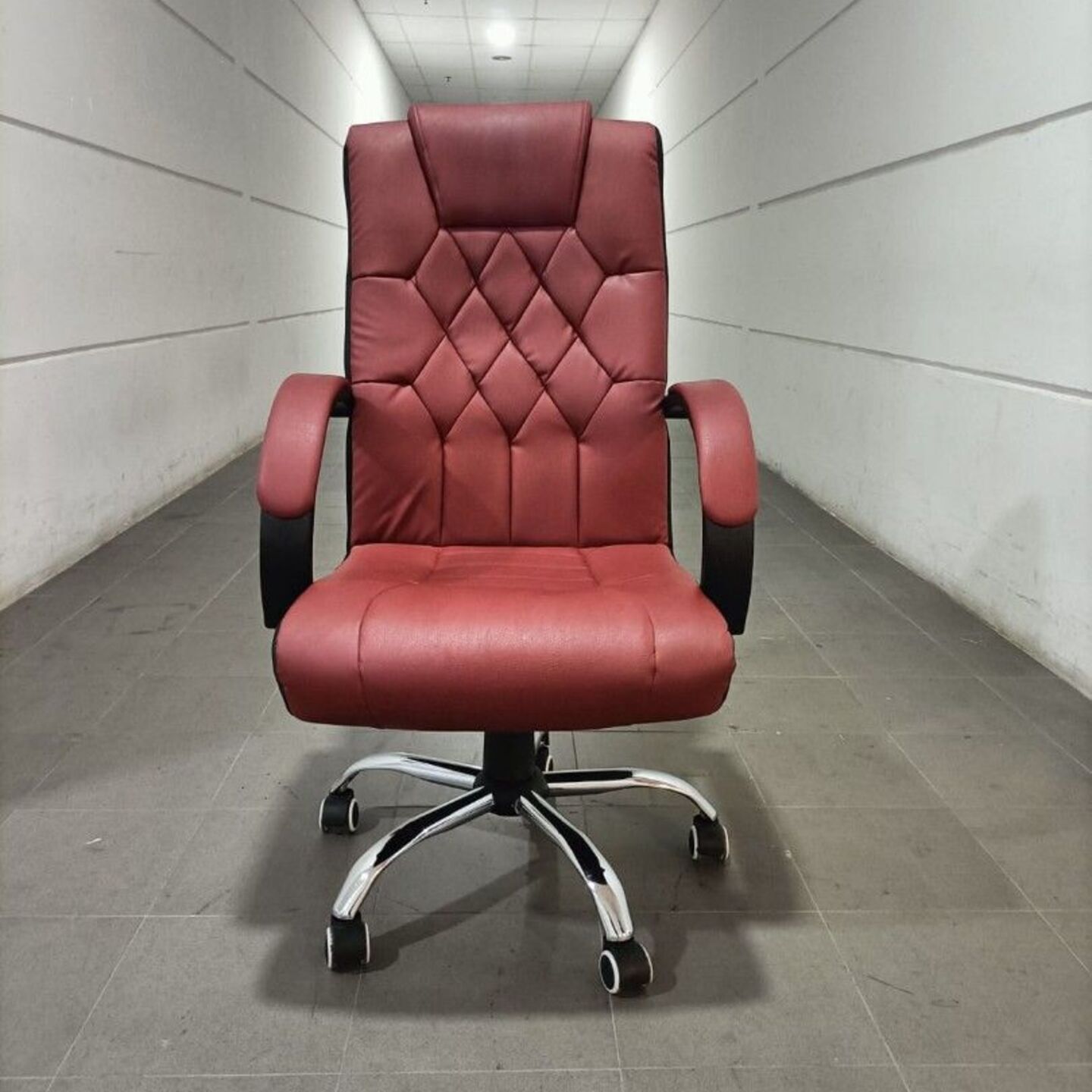 KNOX Executive Office Chair in Maroon