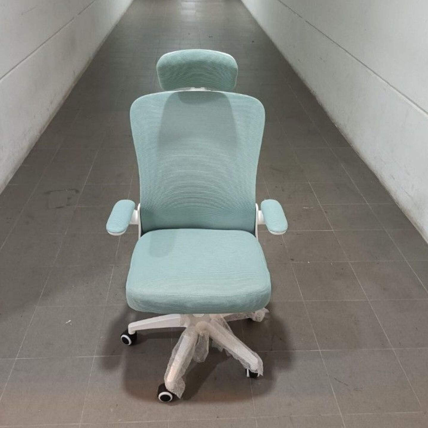 RAVERA ERGO Office Chair in TIFFY BLUE