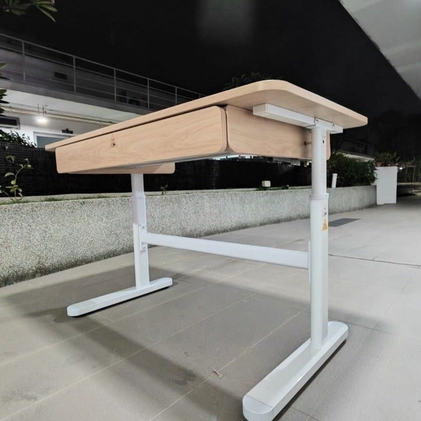 LAUREUS Manual Adjustable Study Table