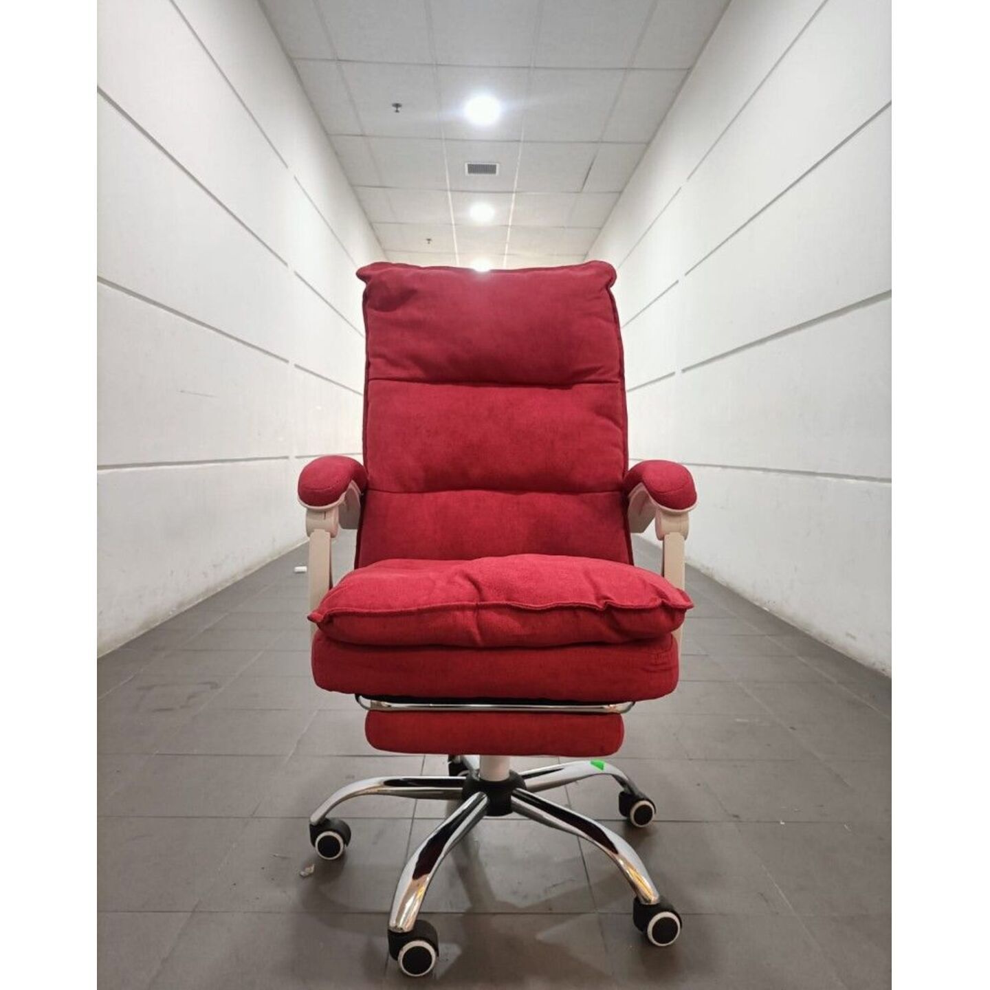 SEVILLA Executive Office Chair in RED