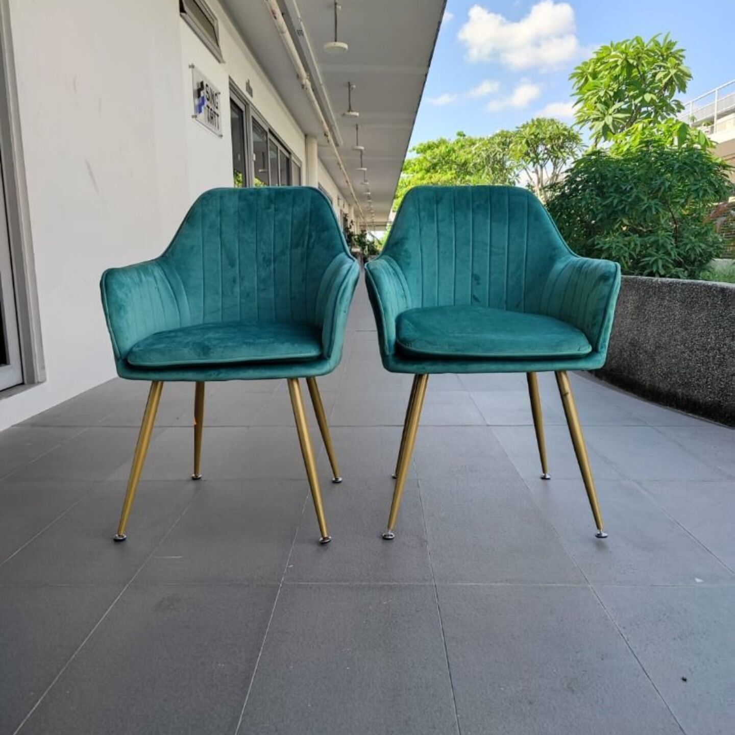 KRUEK Armchair in VELVET Pale Green (set of 2)