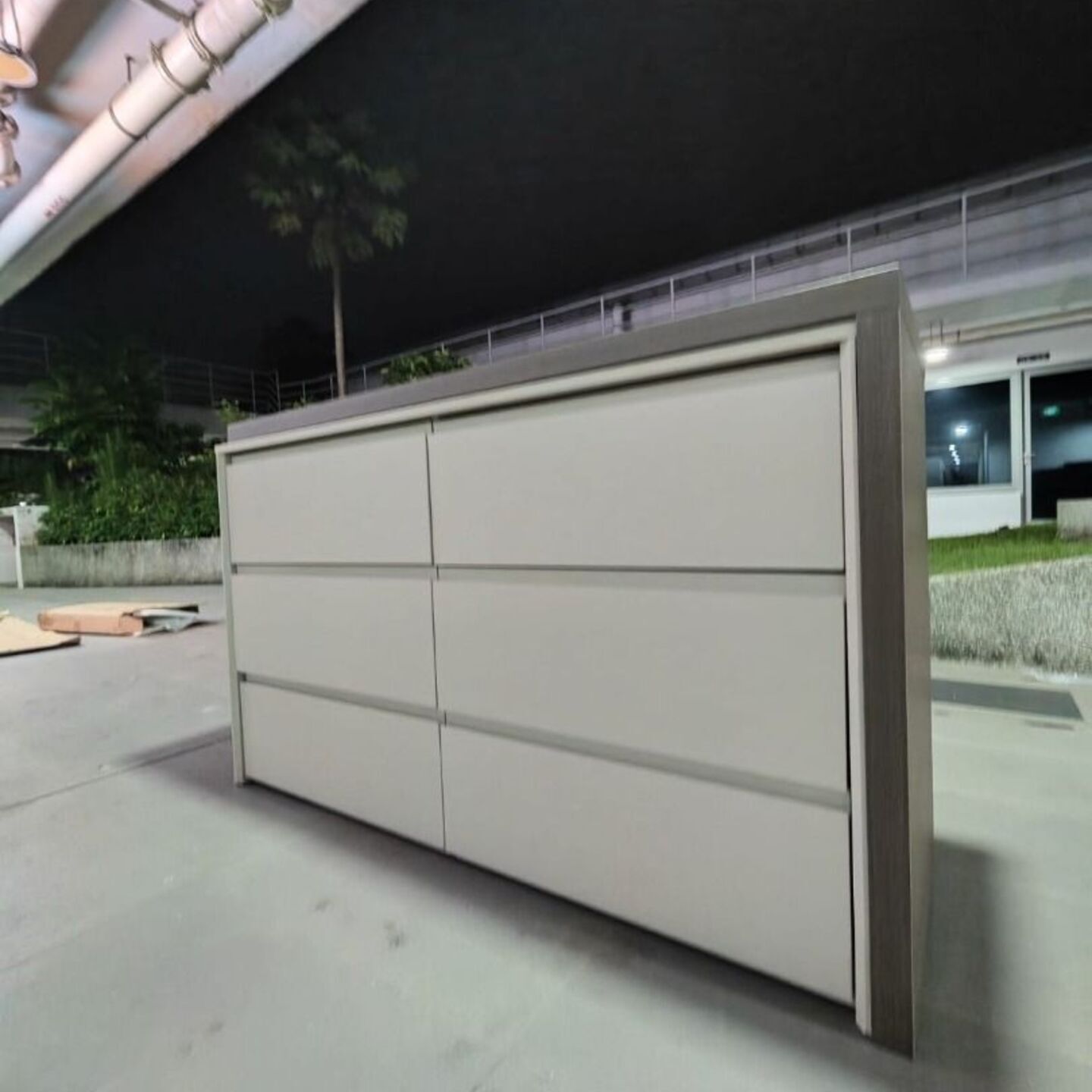 BLUFFS Extendable Study Table