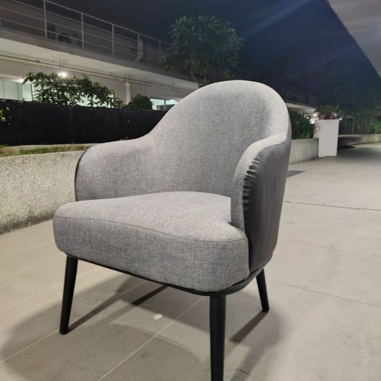 HENSHALL Armchair