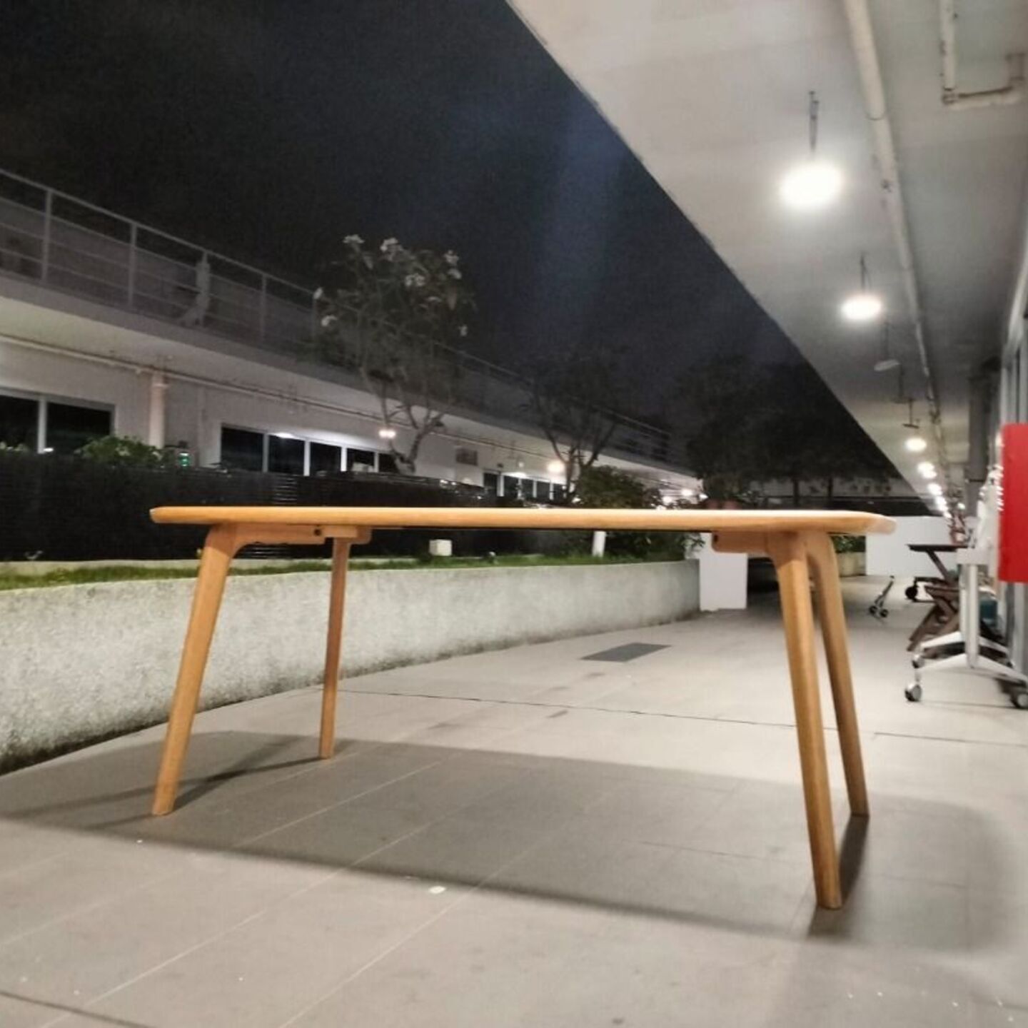 BINNA Dining Table in OAK 1.8m