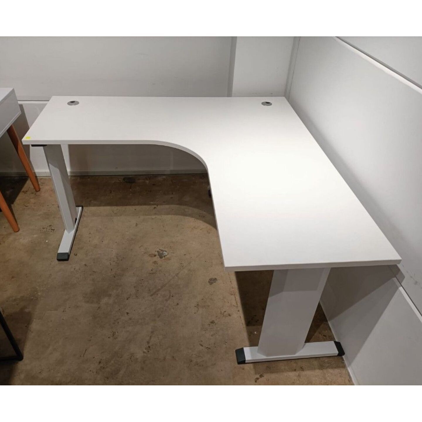 DAGNEN 150 L-Shaped Office Table in WHITE