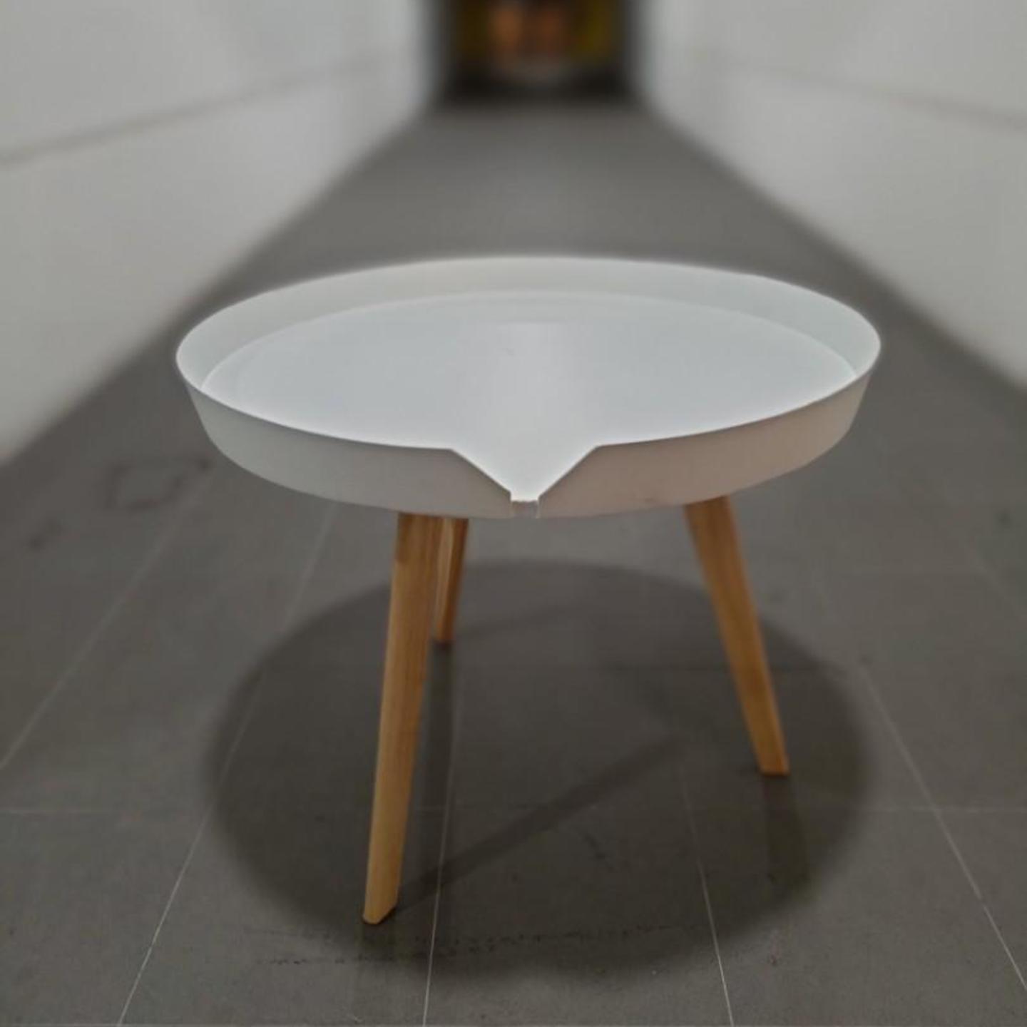 HELSKI Round Coffee Table in WHITE