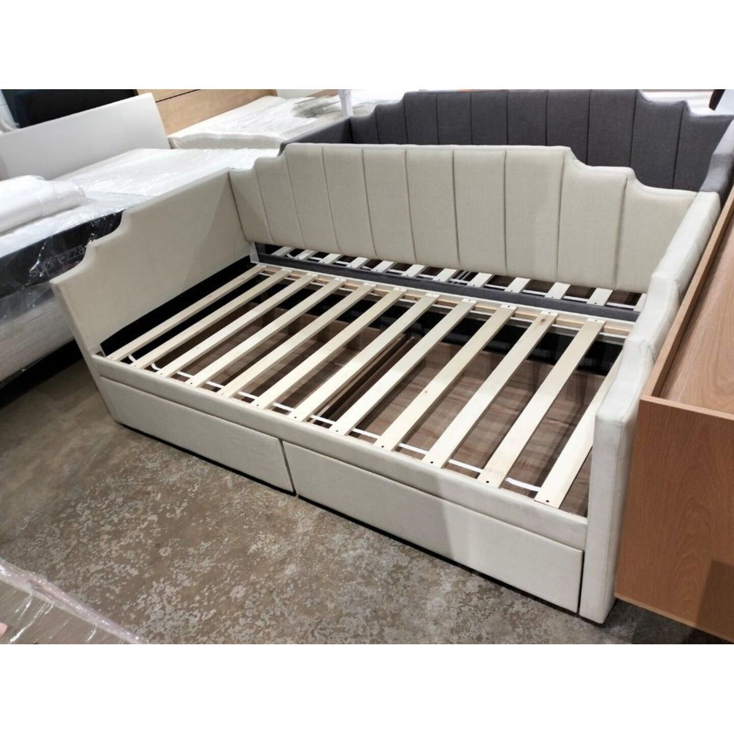 HORSEA Single Storage Day Bed in CREAM WHITE FABRIC