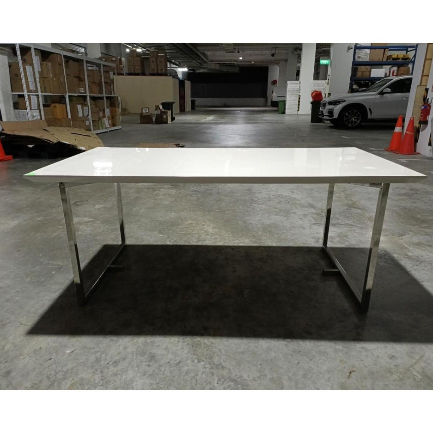 CAMBIO White Lacquer Dining Table