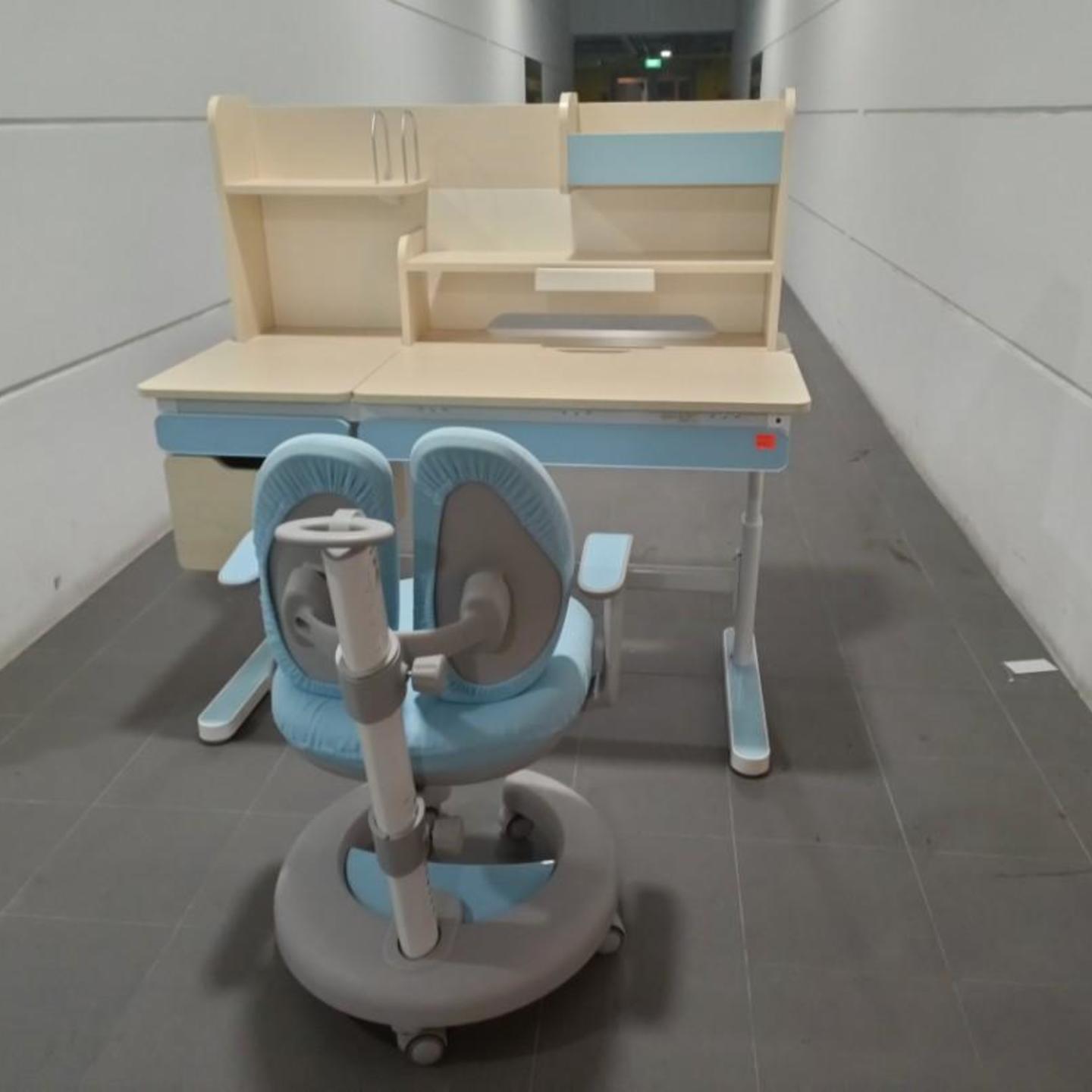 QUINCY Adjustable Children's Study Desk with Ergonomic Study Chair in BLUE