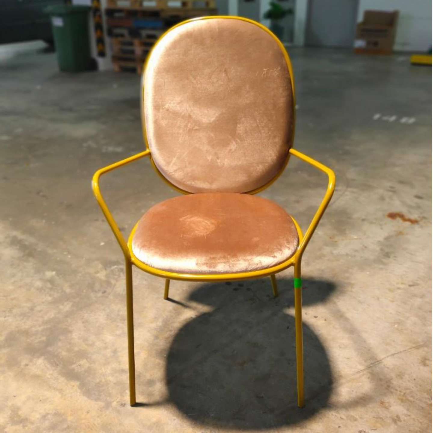 MARUKI Armchair in VELVET BROWN