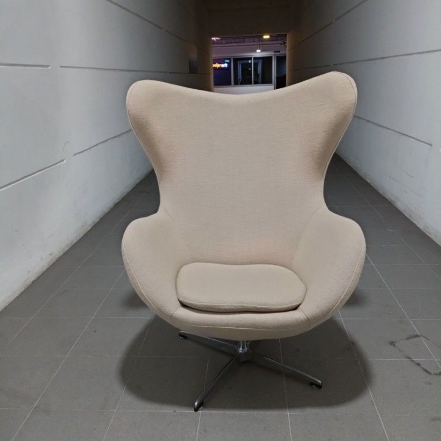 PROMETHEUS Rep Egg Chair in LIGHT BEIGE Cashmere