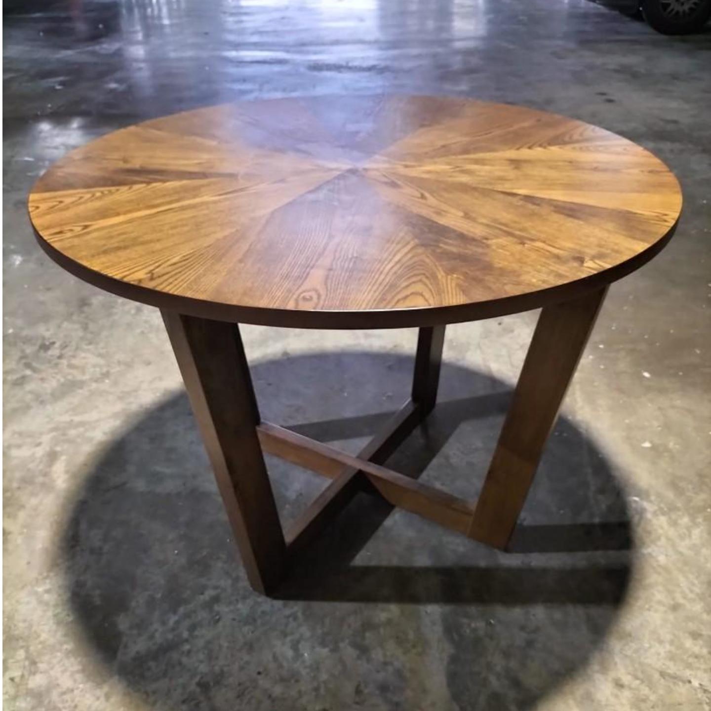 VICO Round Dining Table in WALNUT
