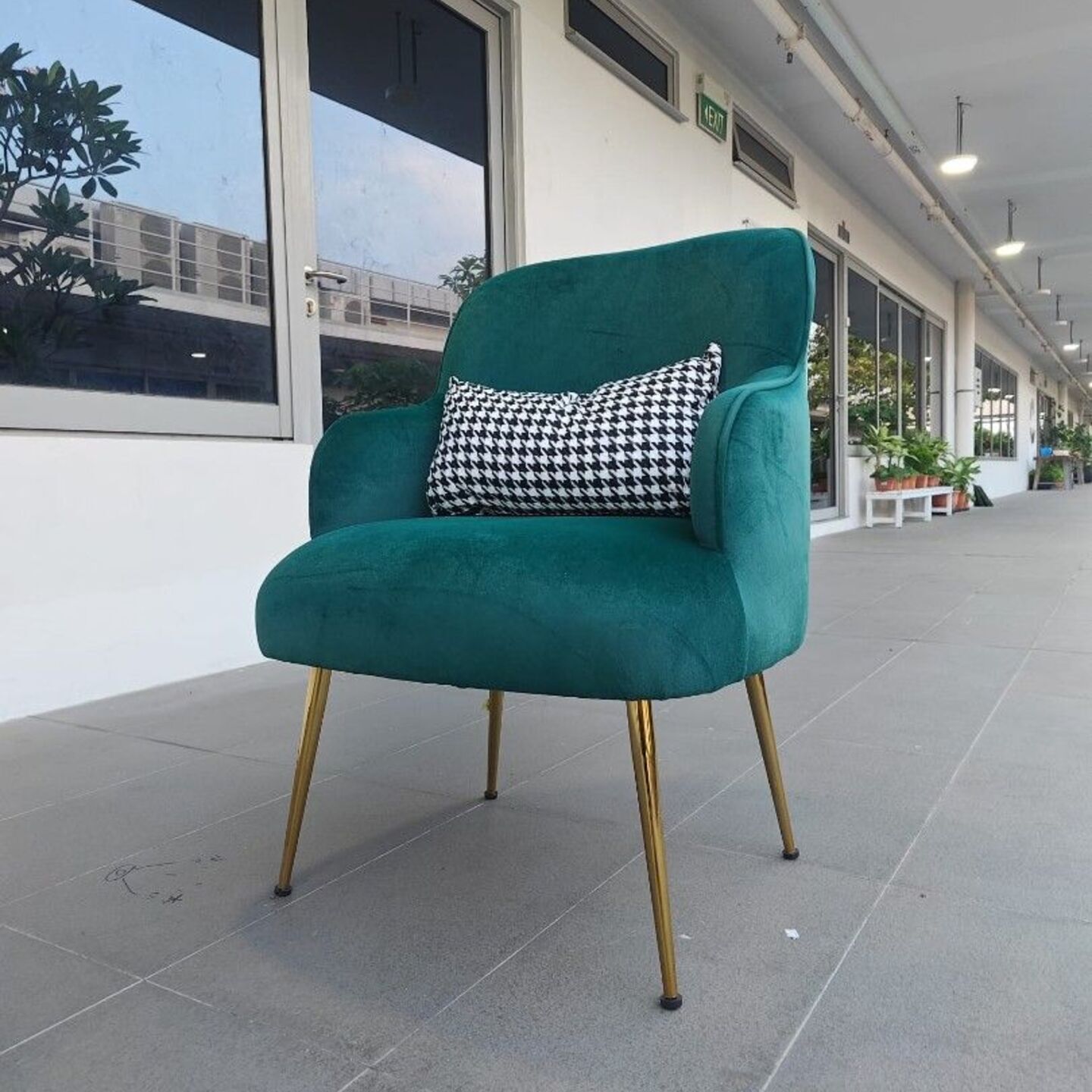 VELOTRIC Emerald Green Velvet Armchair