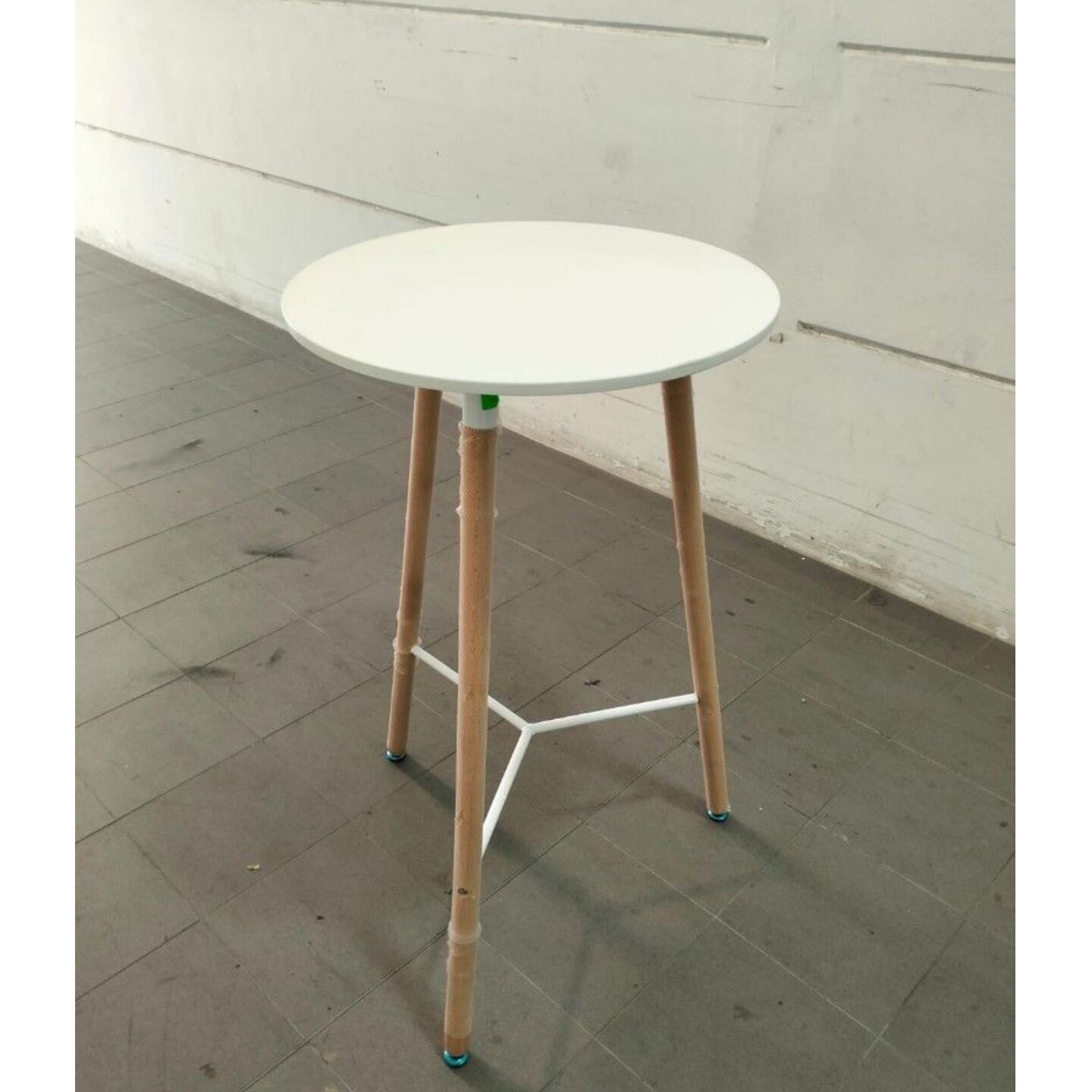 PRISM Round Ball Table in WHITE