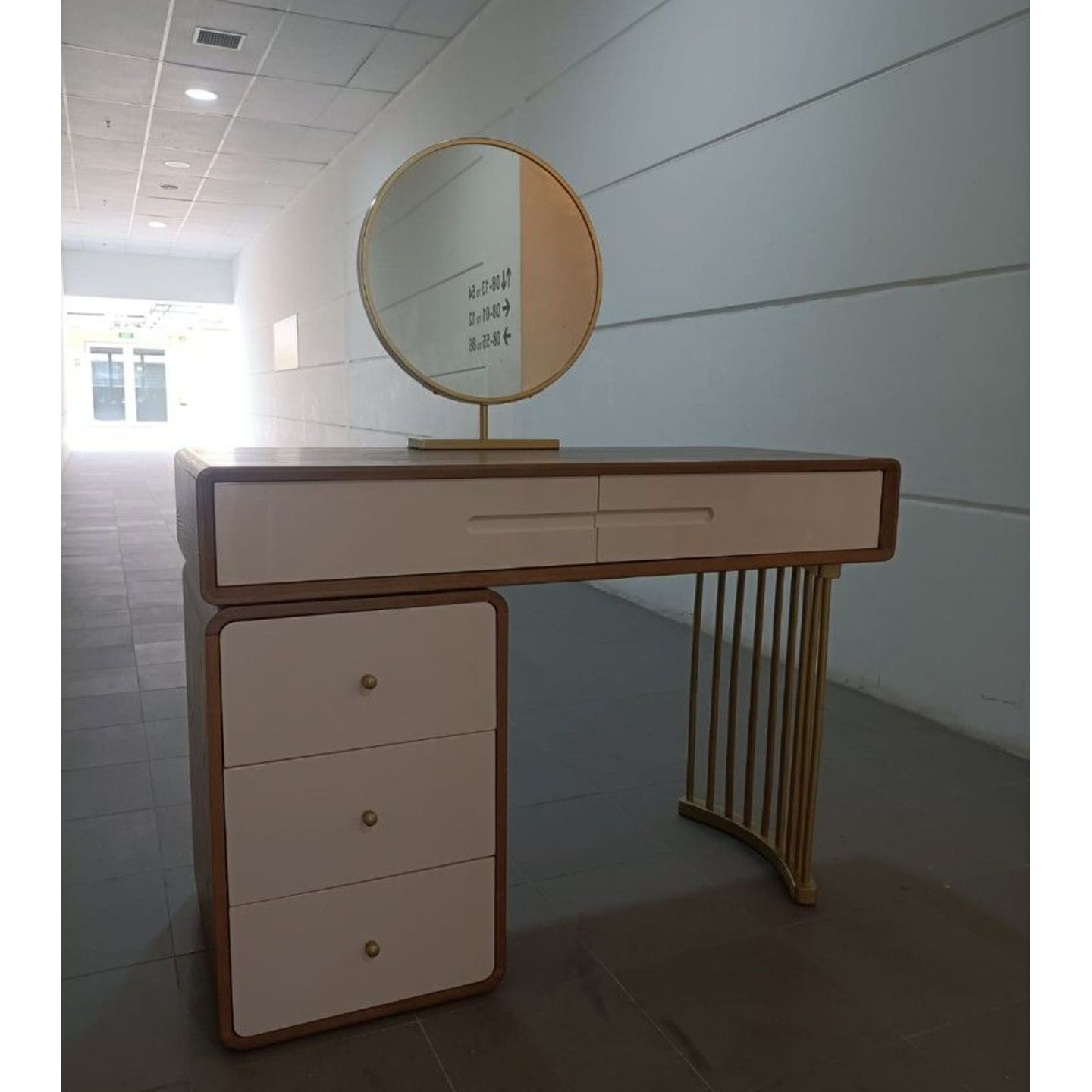 RELL Dressing Table in WALNUT