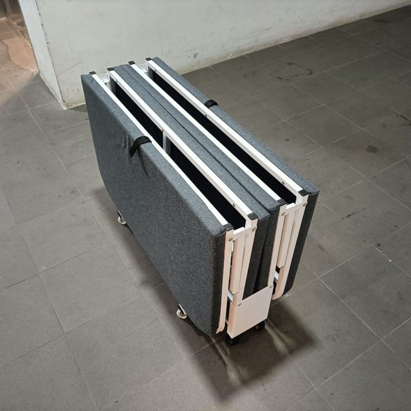 JEREMIER Foldable Metal Bedframe 190 x 90