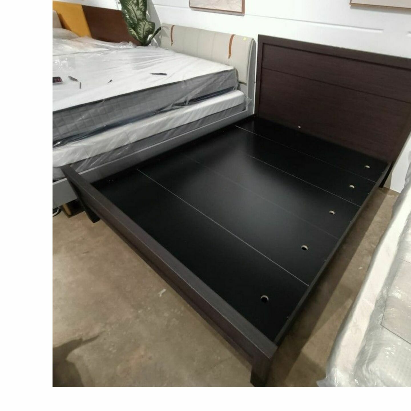 DEANNA Queen Size Bedframe