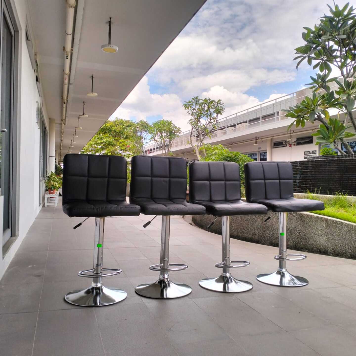 VADO Bar Stools in BLACK - SET OF 4