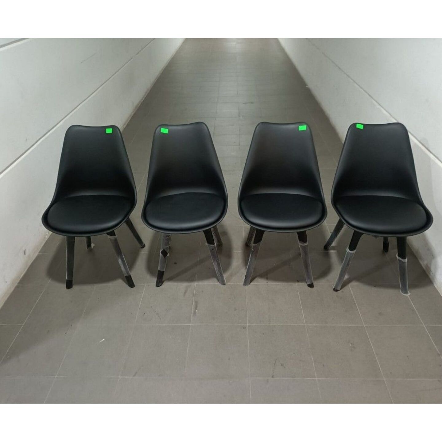 4 x VARIS Designer SCANDI Dining Chairs in BLACK - SET OF 4